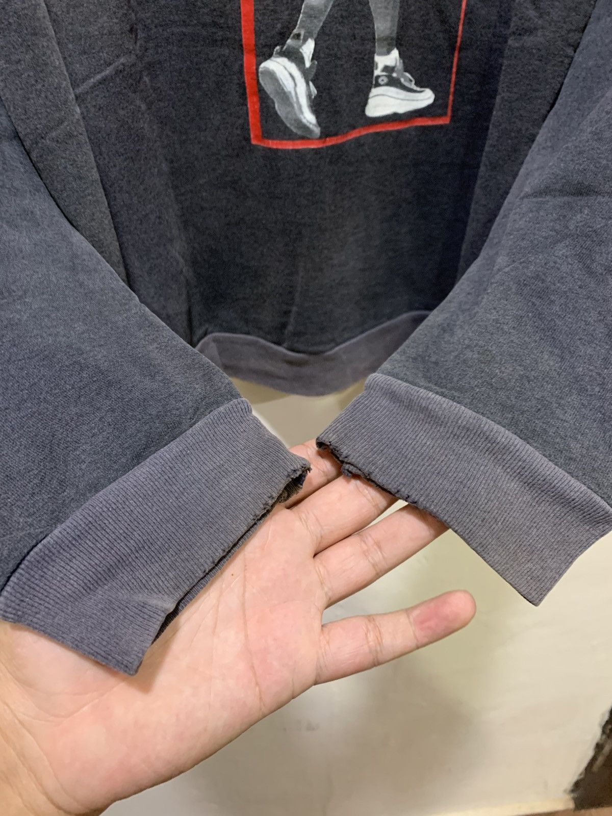 Vintage Vtg 90’s Dennis Rodman Converse Promo Crewneck Black Faded-L Size US L / EU 52-54 / 3 - 4 Thumbnail