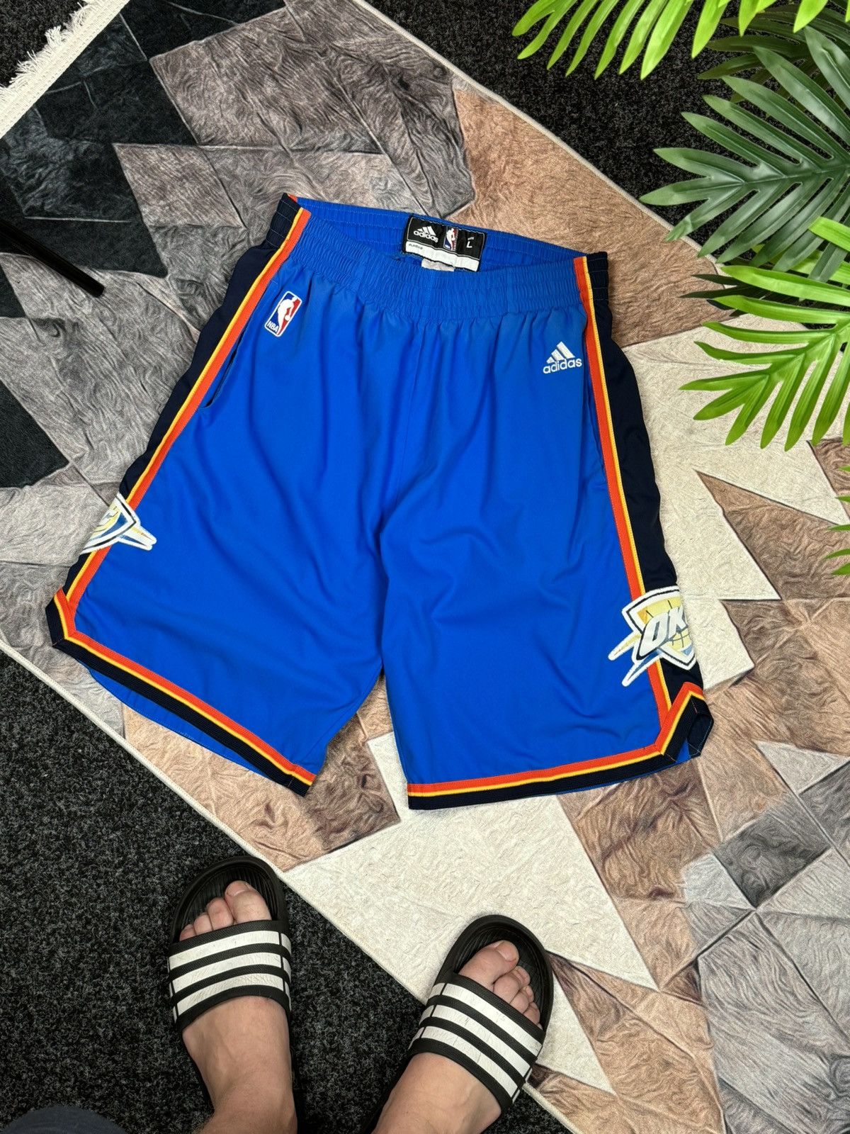 NBA Adidas NBA shorts 🩳 OKC size L Size US 34 / EU 50 - 3 Thumbnail