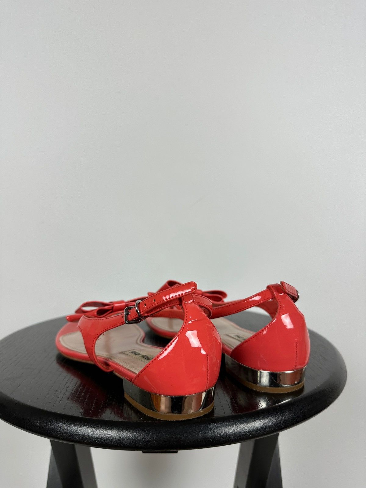 Miu Miu Miu Miu Pink Patent Leather Bow Flat Sandals Size US 6.5 / IT 36.5 - 5 Thumbnail