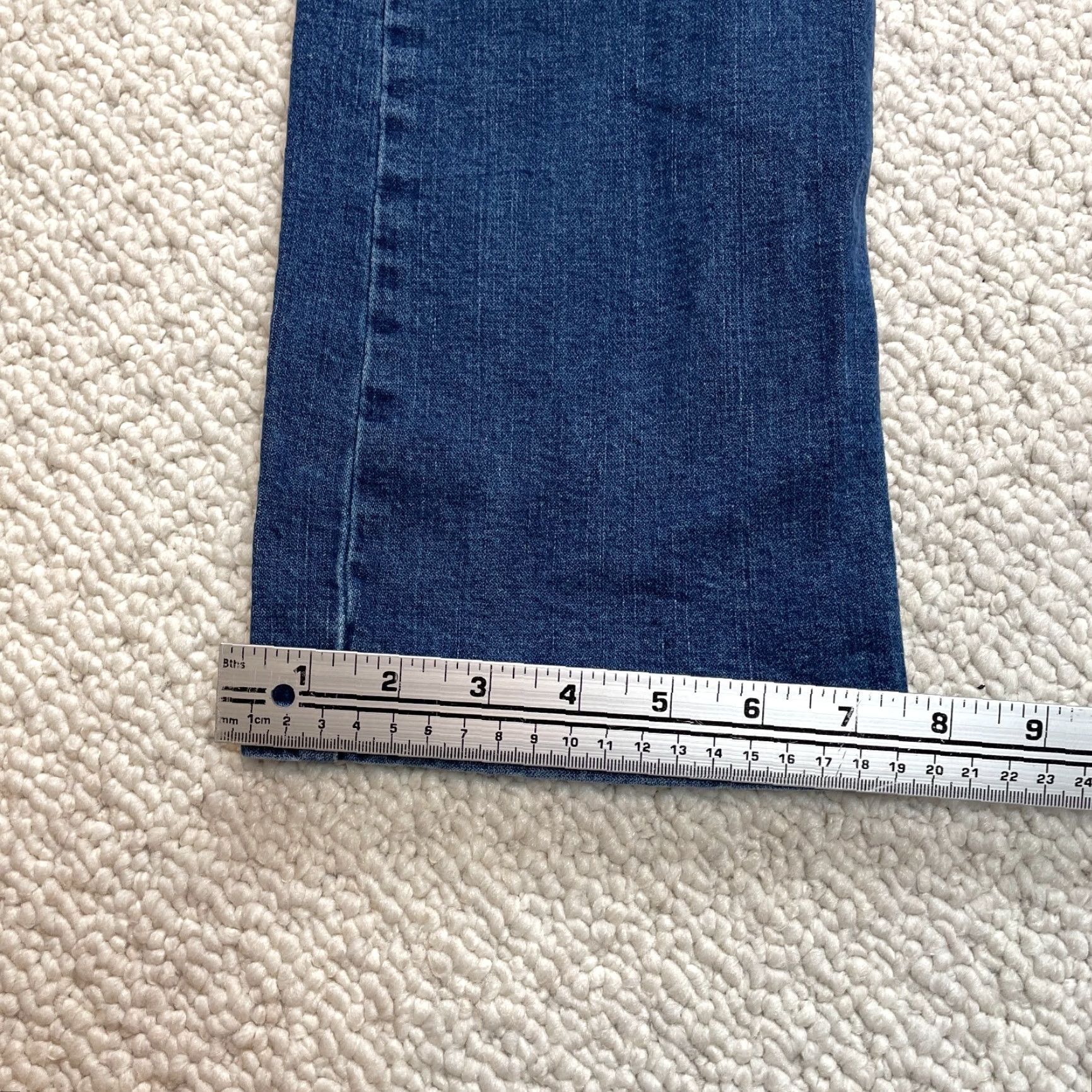 Wrangler Wrangler Jeans Regular Taper Mens Size 40 X 32 Medium Wash Denim High Rise Solid Size US 40 / EU 56 - 2 Thumbnail