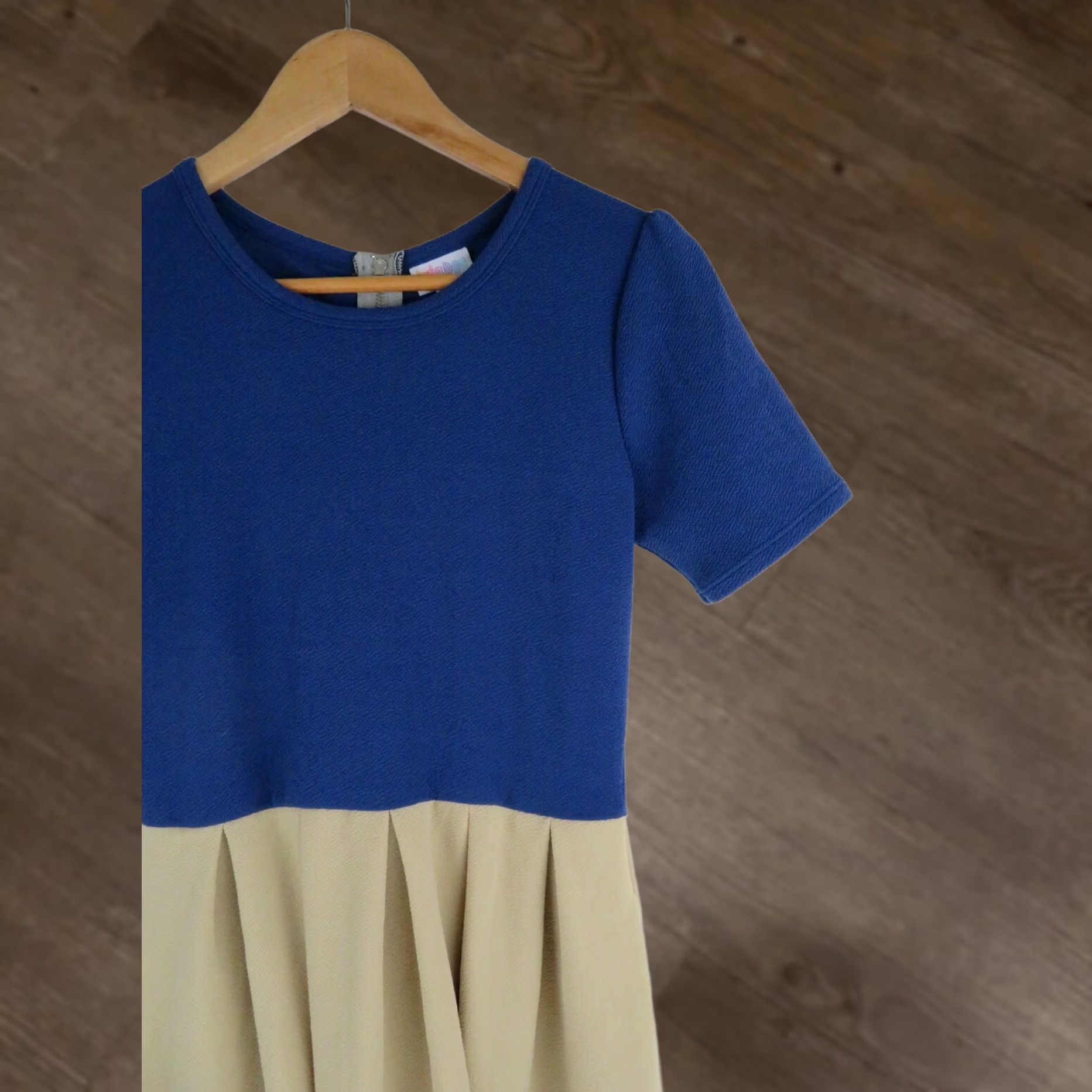 Vintage LuLaRoe Amelia Dress Small Solid Blue Fit & Flare Zip Back Pleated pockets Short Sleeves Knee Length A-Line Womens Size S / US 4 / IT 40 - 1 Thumbnail