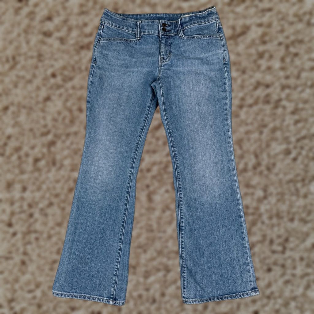 Gap GAP Jeans Womens 6 Blue Denim Flared Light Wash 29x27 Regular Stretch City 5-Pocket Womens Jeans Size 28" / US 6 / IT 42 - 1 Thumbnail