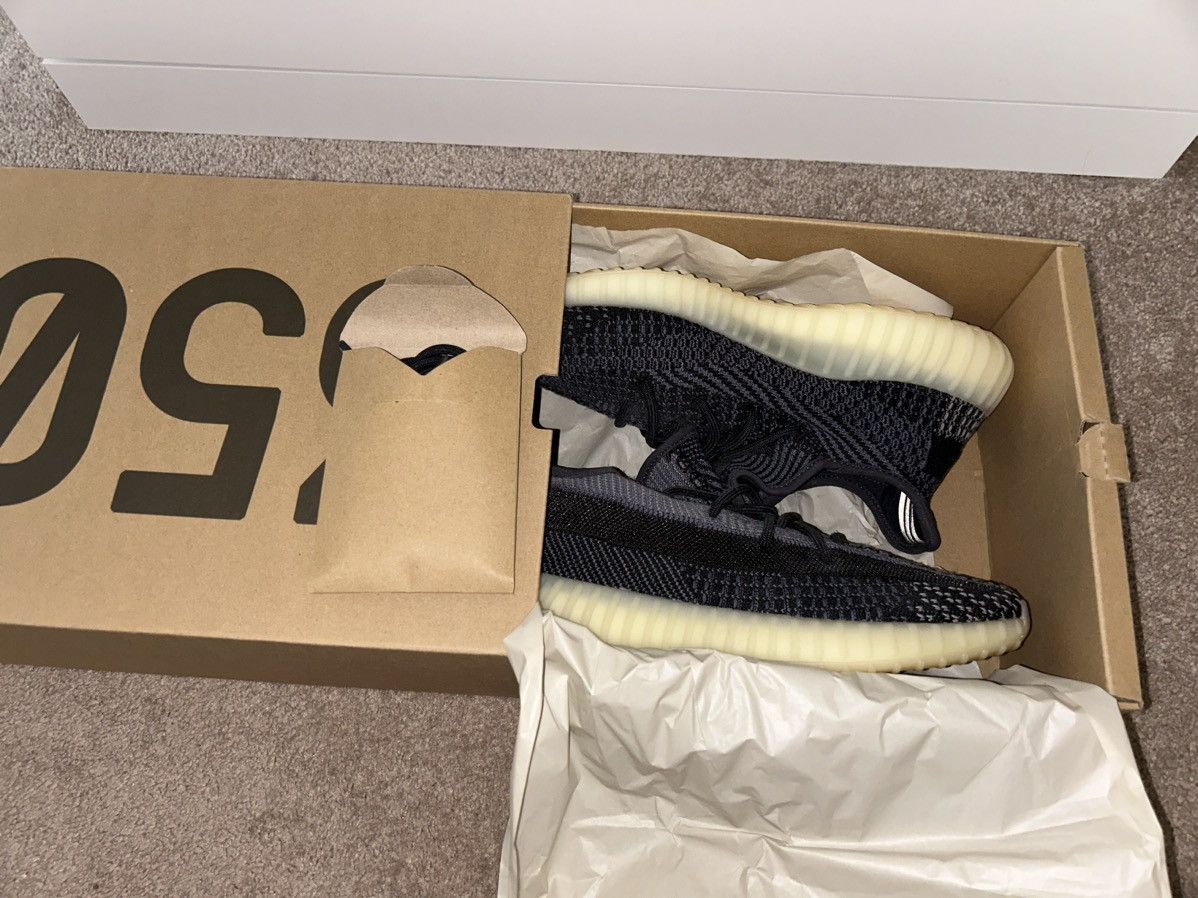 Adidas Yeezy Boost 350 V2 Carbon Size US 11 / EU 44 - 5 Thumbnail