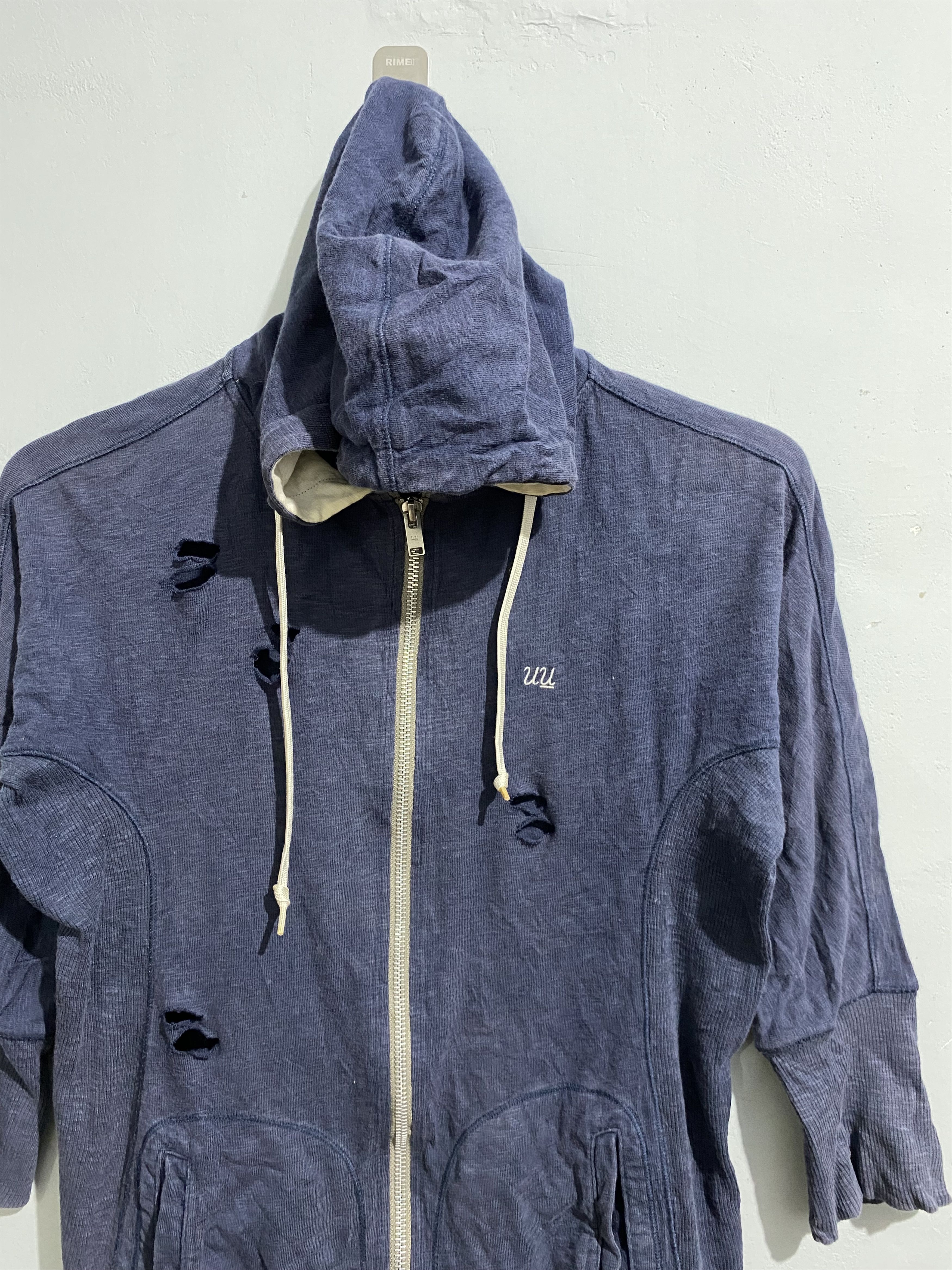 Jun Takahashi × Undercover × Uniqlo undercover x uniqlo uu distressed hoodie Size US S / EU 44-46 / 1 - 5 Thumbnail