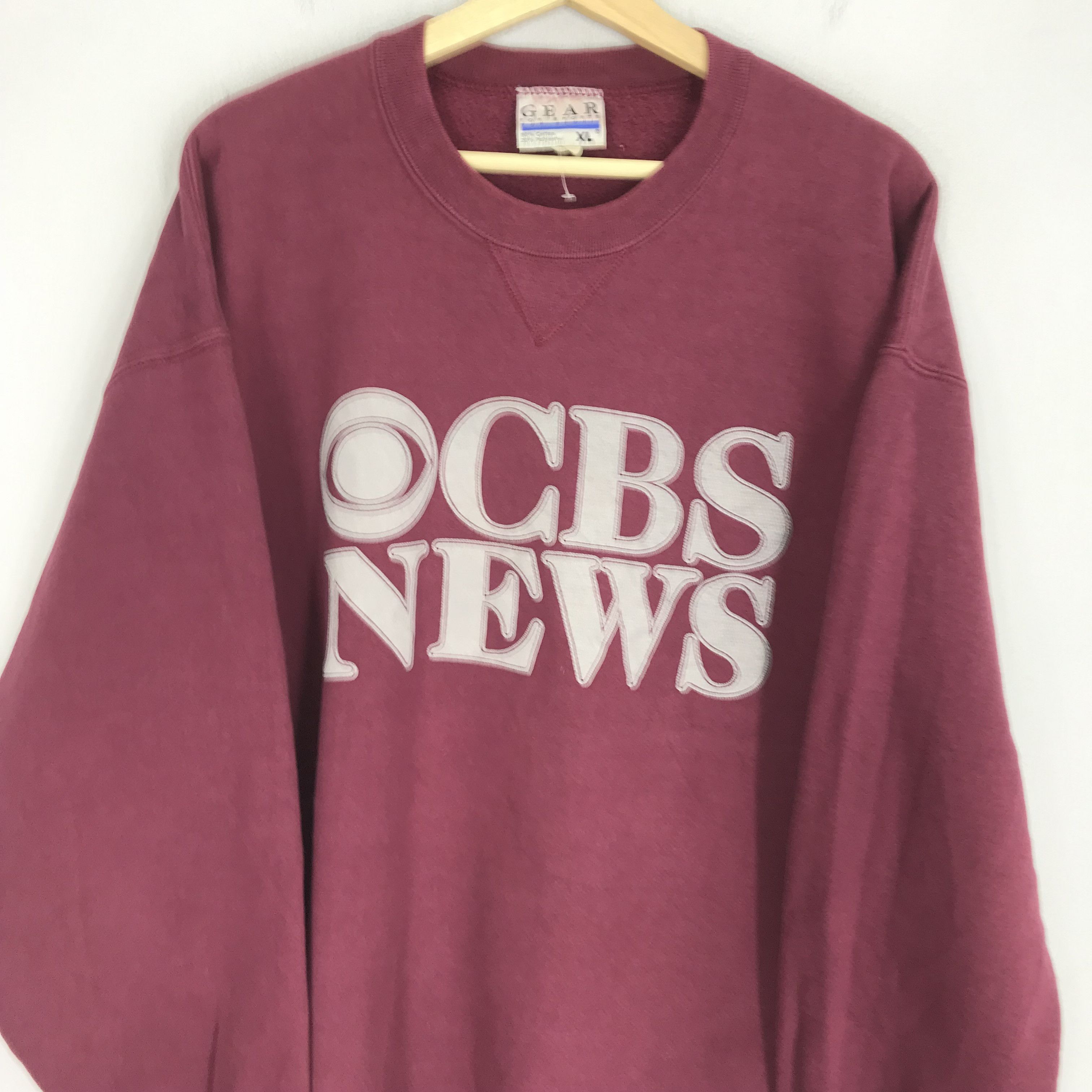Vintage Vintage 90's CBS News Maroon Sweatshirt - 441 Size US XL / EU 56 / 4 - 6 Thumbnail