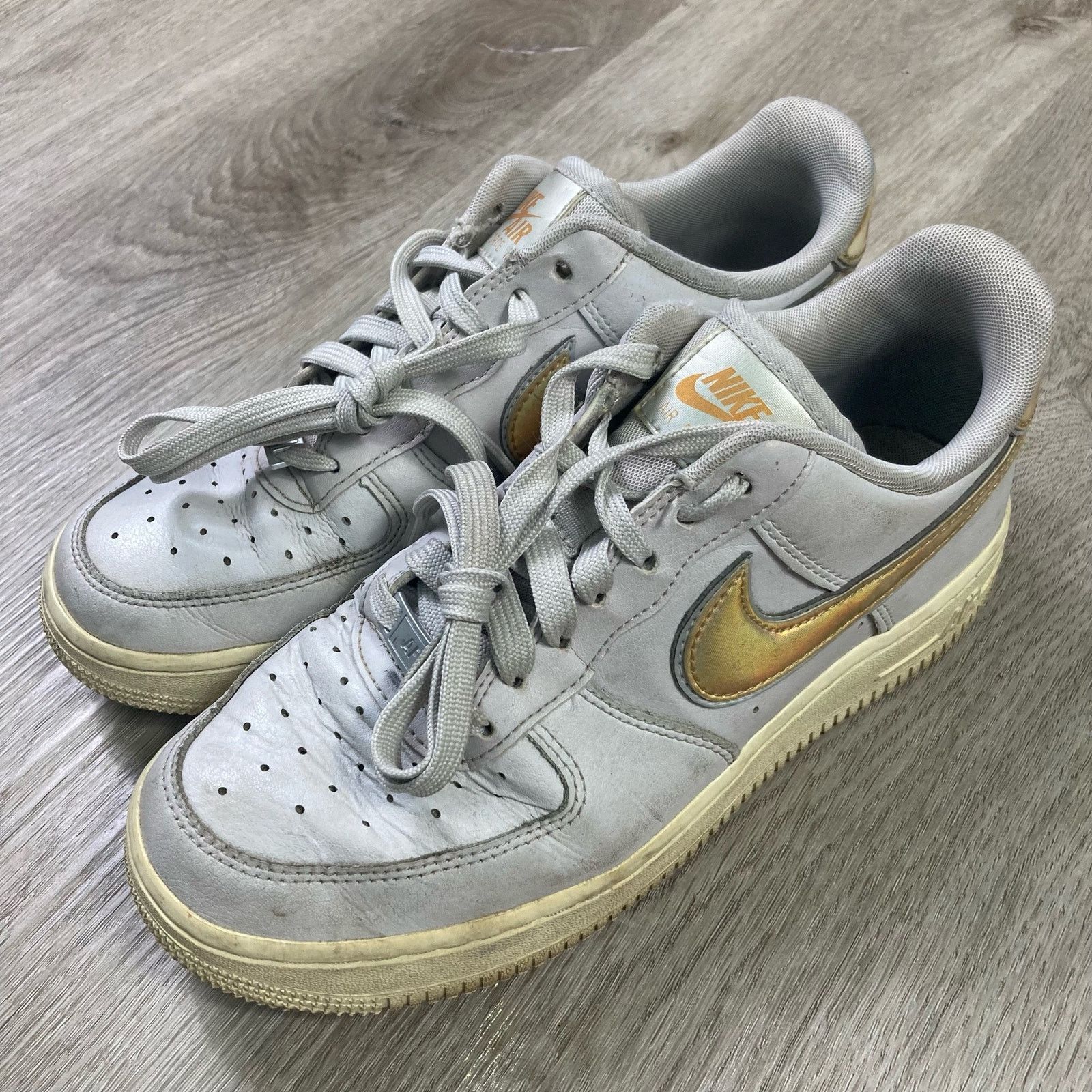 Nike Nike Women's Air Force 1 '07 Low Sneaker 7.5 AR0642-001 Size US 7.5 / IT 37.5 - 1 Thumbnail