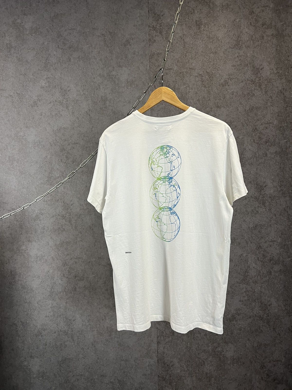 Pangaia Pangaia designer art tee Size US L / EU 52-54 / 3 - 2 Thumbnail