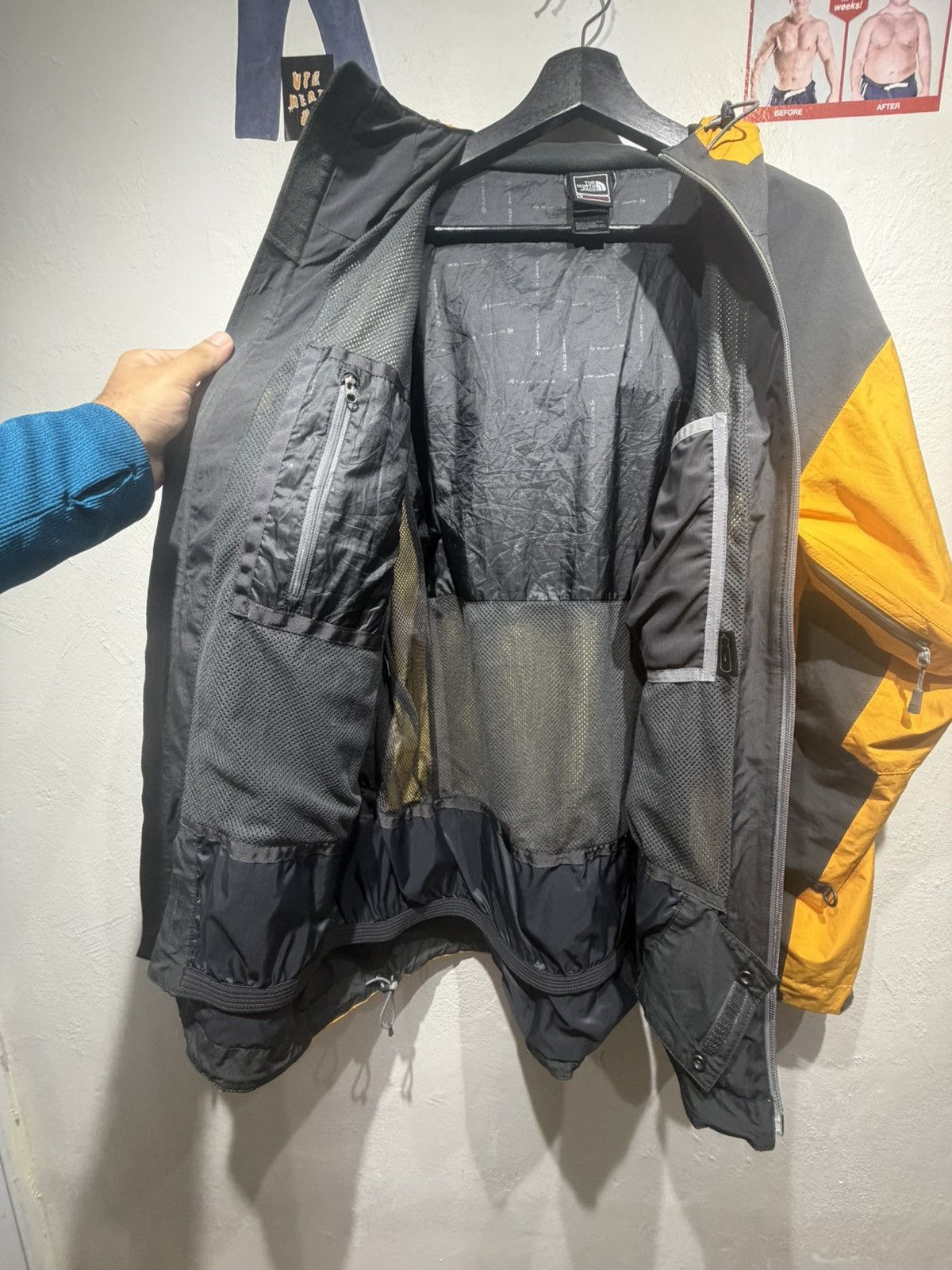The North Face Vintage The North Face Summit Series Goretex Jacket Size US L / EU 52-54 / 3 - 18 Thumbnail
