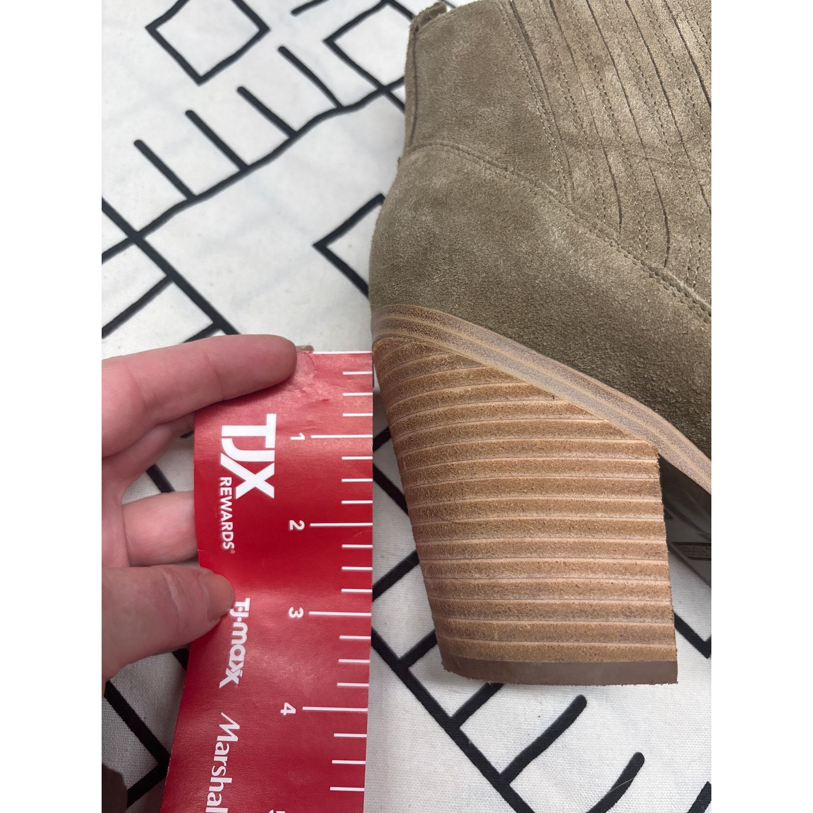 Marc Fisher Marc Fisher Suede Marela Ankle Bootie Size US 9 / IT 39 - 8 Thumbnail