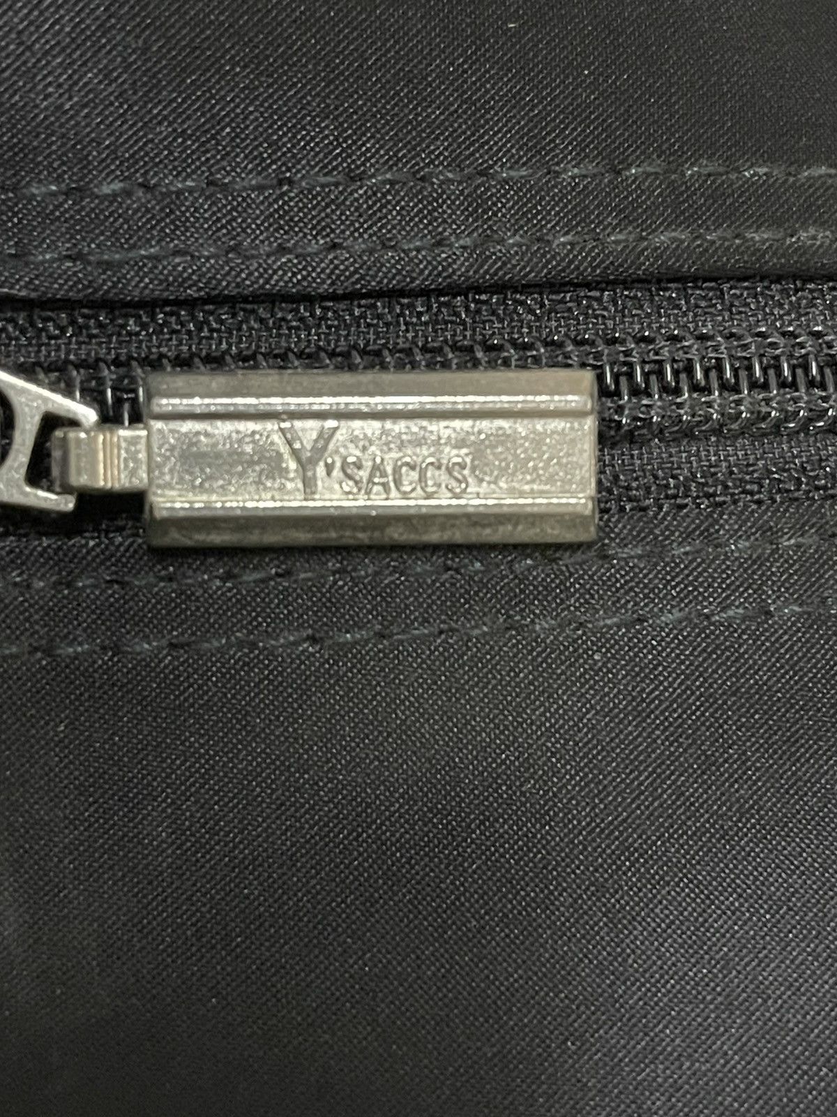 Japanese Brand × Yohji Yamamoto Y’Saccs Big Black Nylon Travel Bags Size ONE SIZE - 14 Thumbnail