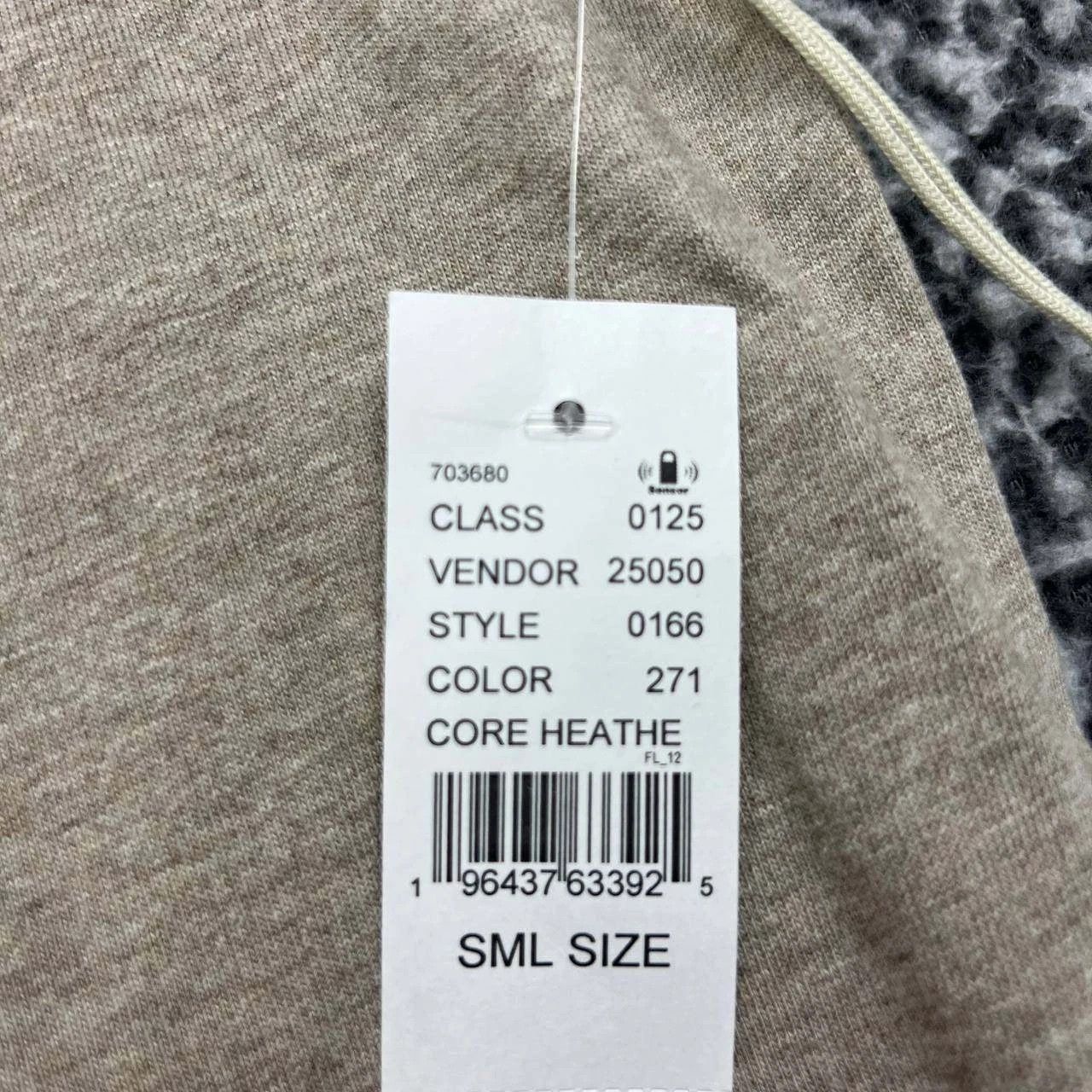 Fear of God Essentials Fear of God Shirt Blank Plain Short Sleeve FOG S Size US S / EU 44-46 / 1 - 6 Thumbnail
