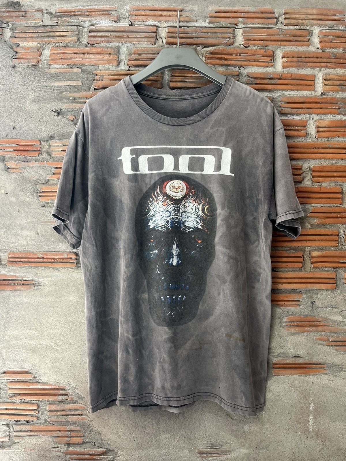 Band Tees Vintage TOOL American Tour 2014’s Sun Faded Tshirt Size US L / EU 52-54 / 3 - 2 Thumbnail