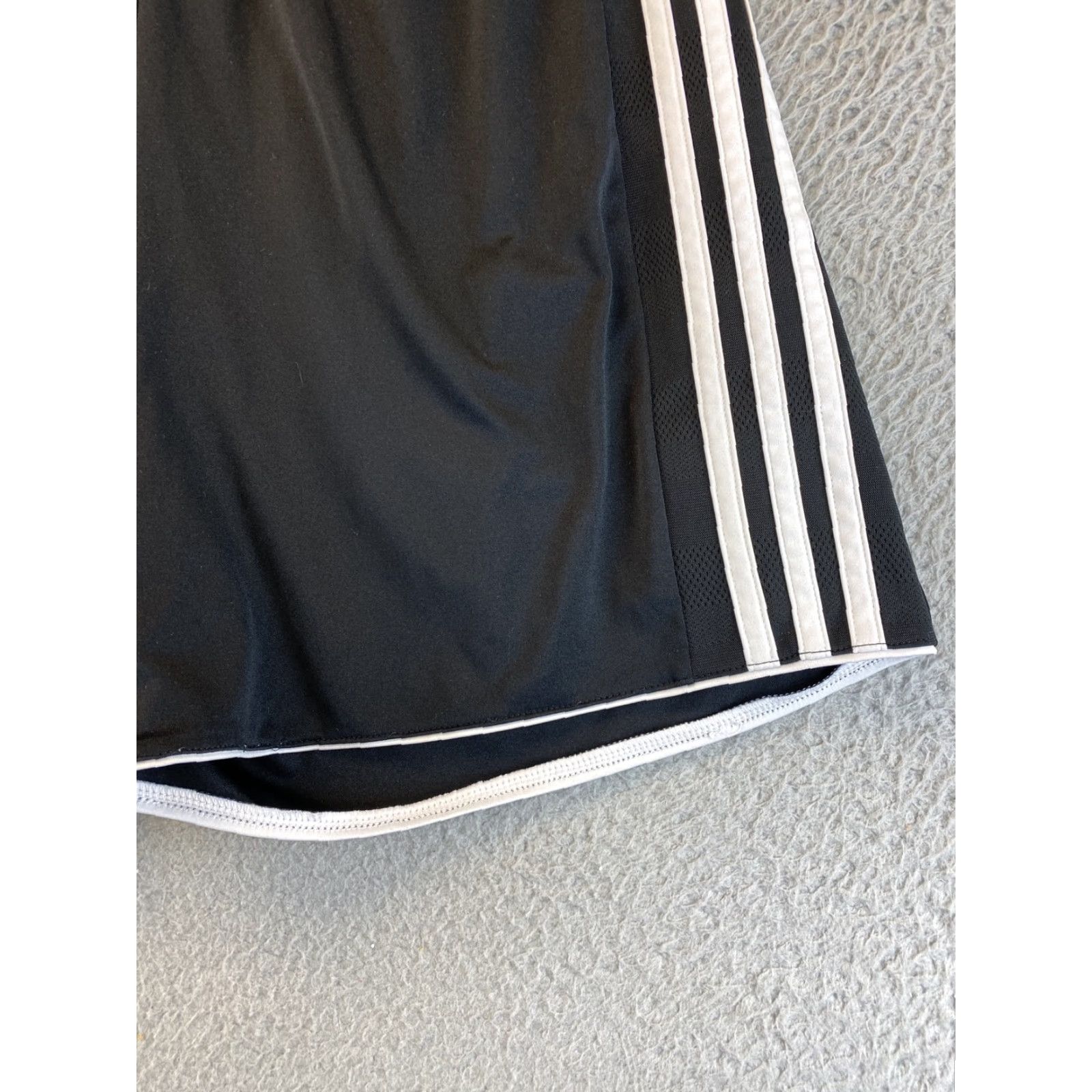 Adidas VINTAGE Adidas Women's Athletic Running Shorts Large Black/White Sport Wear Size L Size 36" / US 14 / IT 50 - 2 Thumbnail