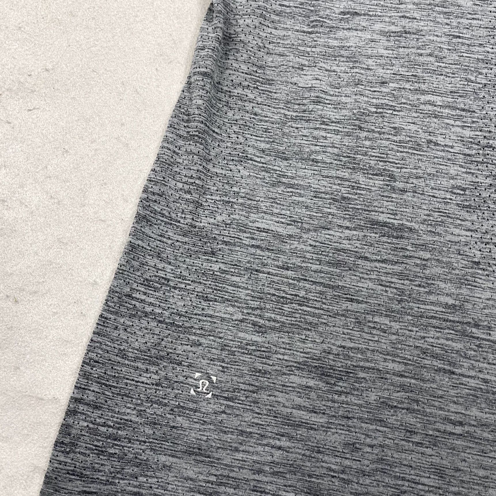 Lululemon Lululemon Shirt Mens S Gray Short Sleeve Metal Vent Tech Workout Logo Size US S / EU 44-46 / 1 - 5 Thumbnail