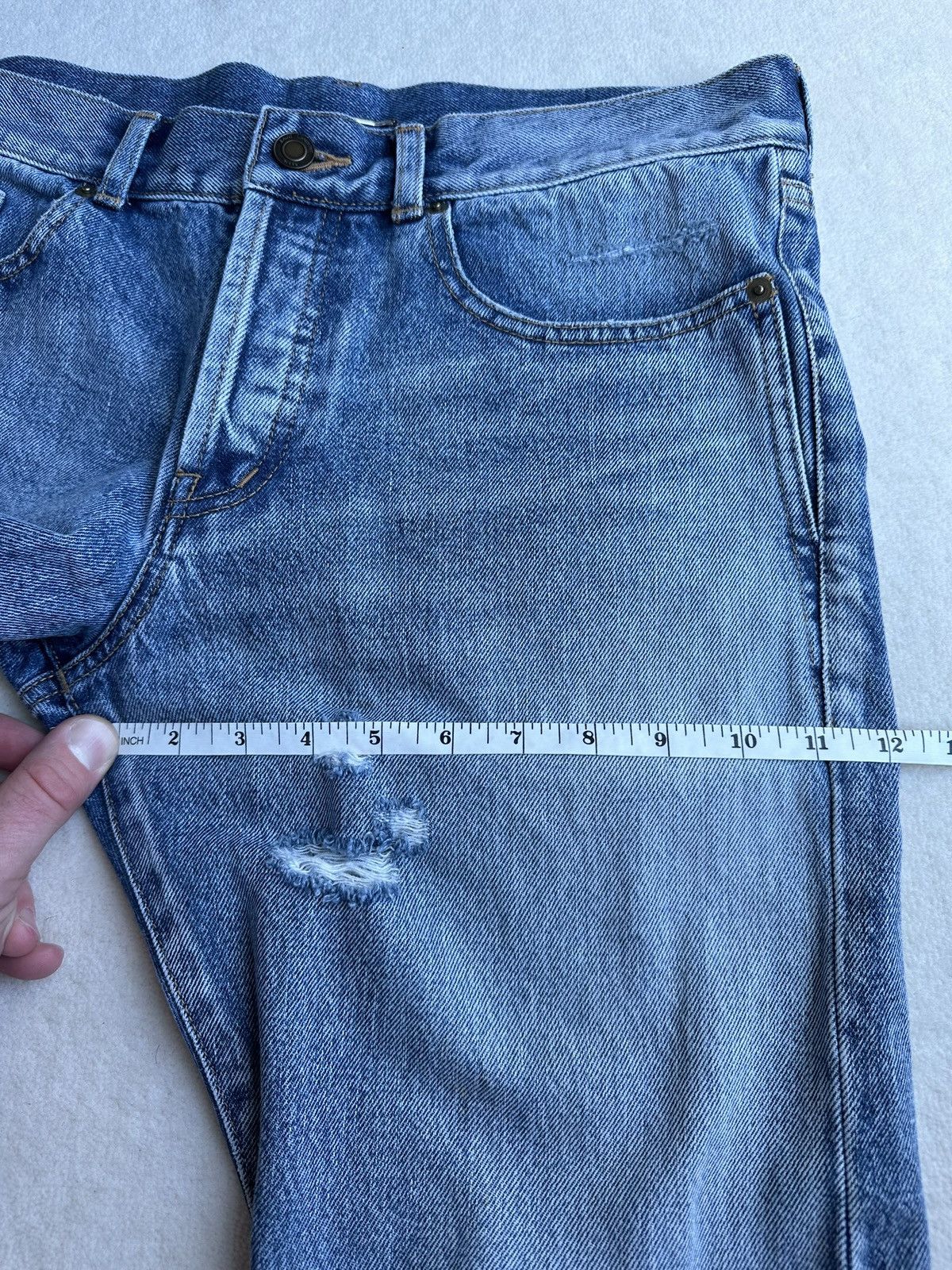 Saint Laurent Paris SS20 Saint Laurent distressed blue crash slim jeans 31 rip Size US 31 - 6 Thumbnail