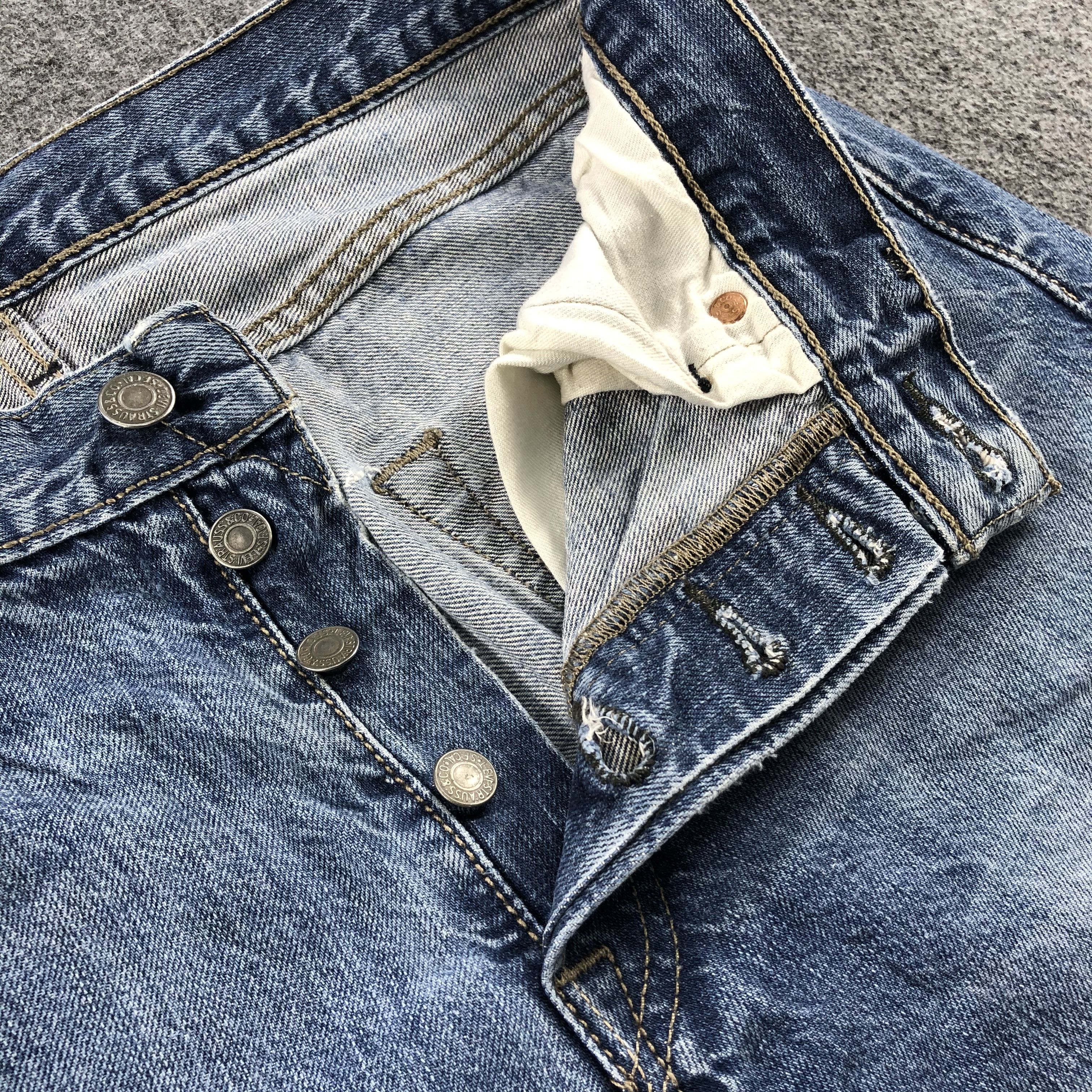 Levi's Vintage Blue Wash Levis 501 Jeans-J1522 Size US 31 - 9 Thumbnail