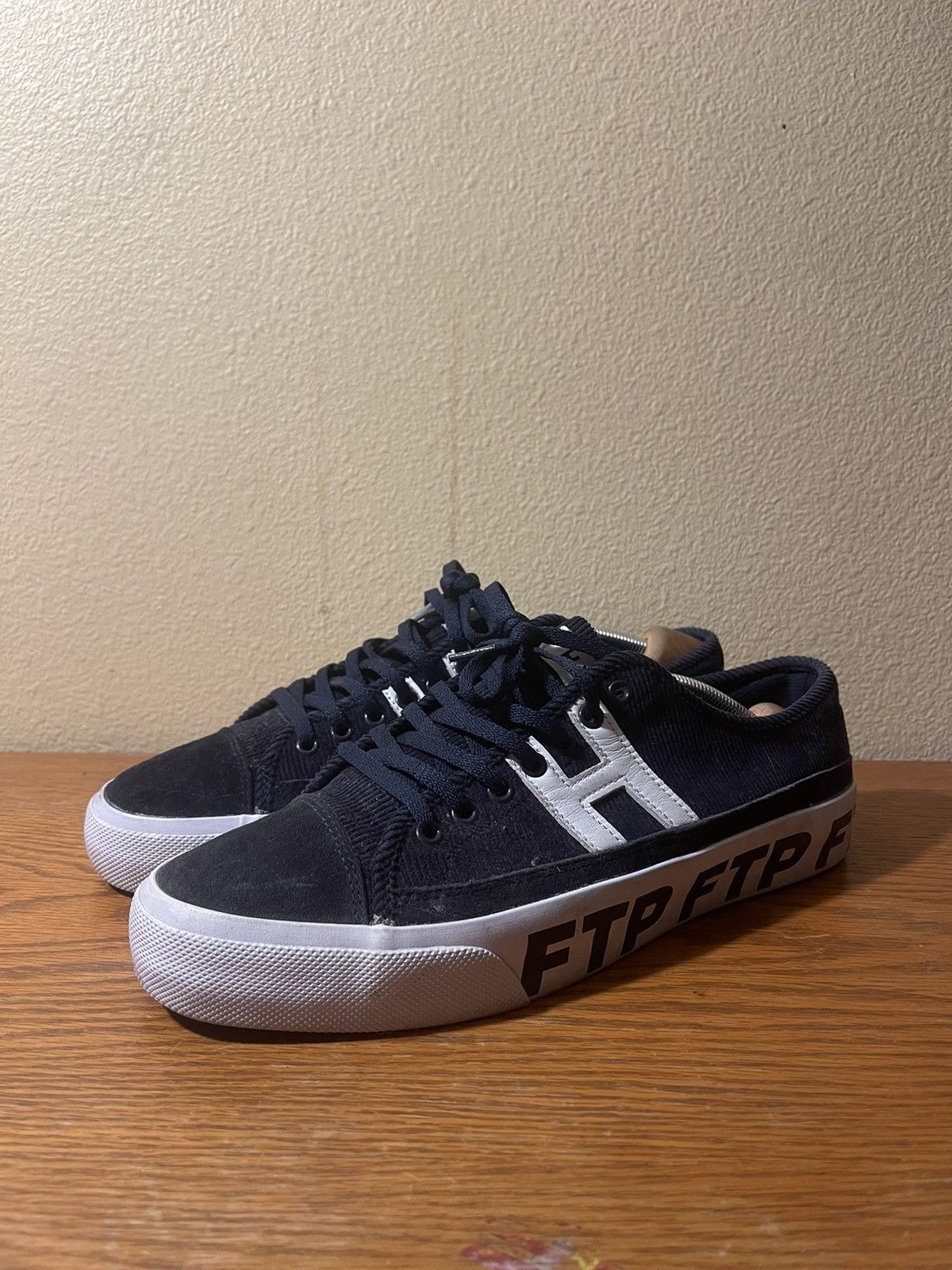 Huf Huf x FTP low top sneakers Size US 9.5 / EU 42-43 - 2 Thumbnail