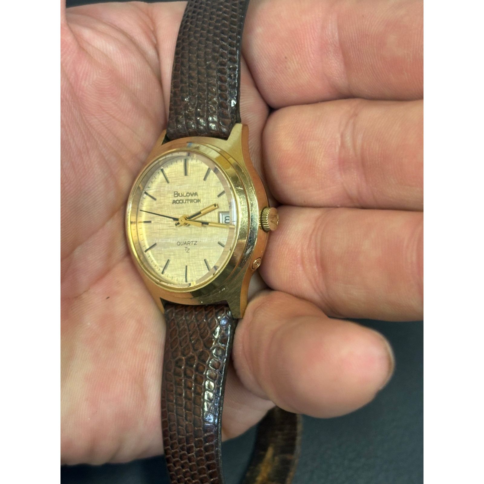 Bulova Vintage Bulova N8 Gold Tone Mens Watch! New Battery! Size ONE SIZE - 3 Thumbnail