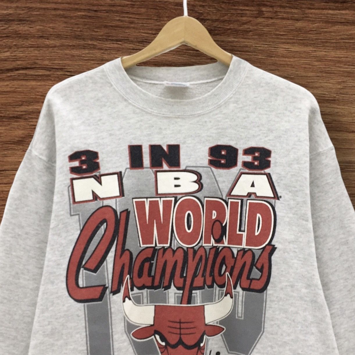 NBA × Vintage Rare! 1993 World Champions Chicago Bulls Basketball Size US M / EU 48-50 / 2 - 2 Thumbnail