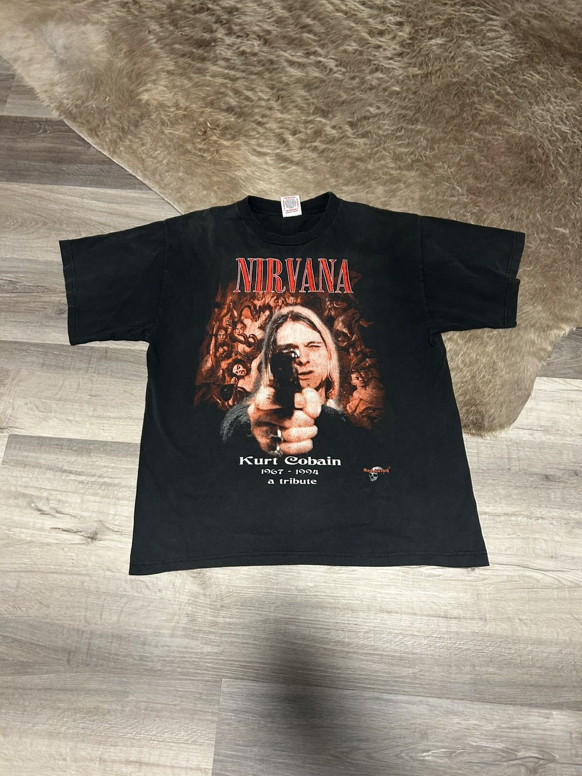 Vintage VINTAGE RARE NIRVANA KURT COBAIN EMBROIDED TEE SZ XL Size US XL / EU 56 / 4 - 1 Thumbnail