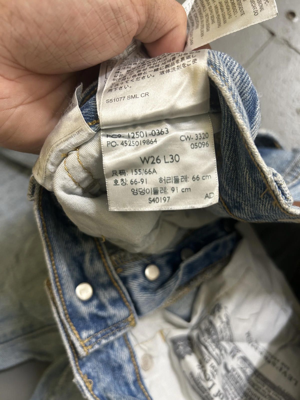 Levi's Levi's 501 Vintage Denim Jeans - Iconic Blue Size US 26 / EU 42 - 6 Thumbnail