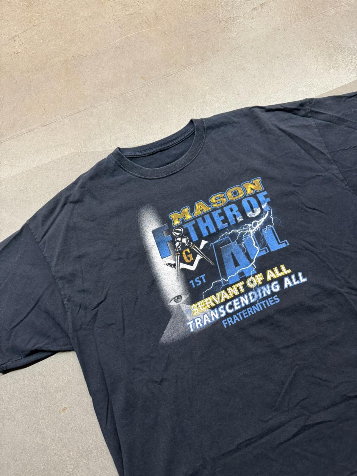 Jerzees Vintage Faded FreeMason Fraternity Graphic T-Shirt Size US XXL / EU 58 / 5 - 2 Thumbnail