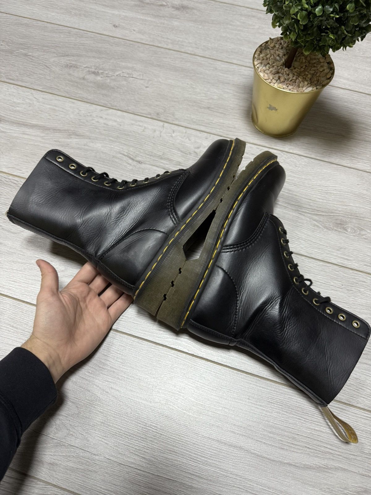 Dr. Martens Dr martens leather boots Size US 10 / EU 43 - 8 Thumbnail