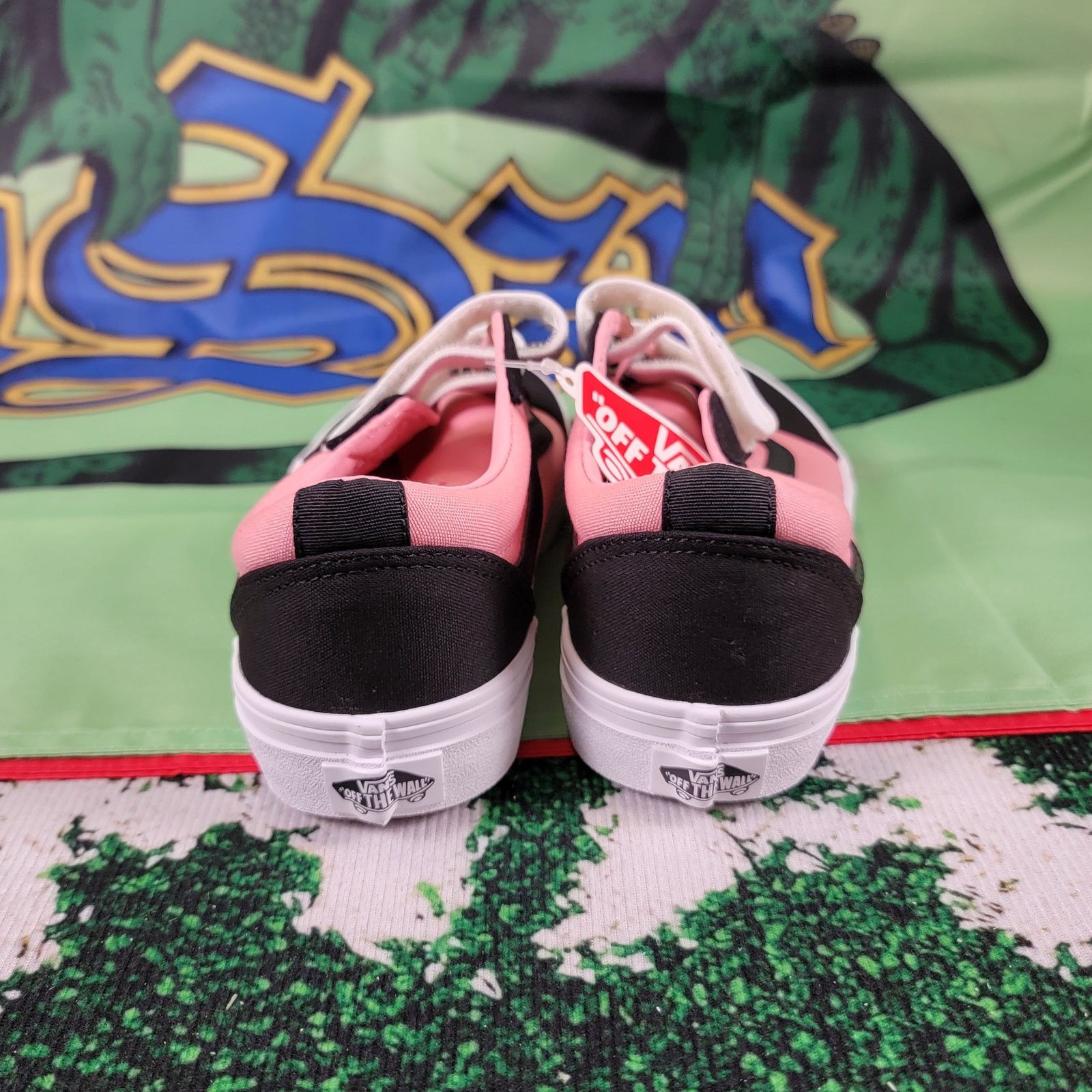 Vans Vans Ward V Fearless Blk/Pink Icing Sz 4.5 Kids VN0A4BTCWG81 Size US 4.5 / IT 34.5 - 3 Thumbnail