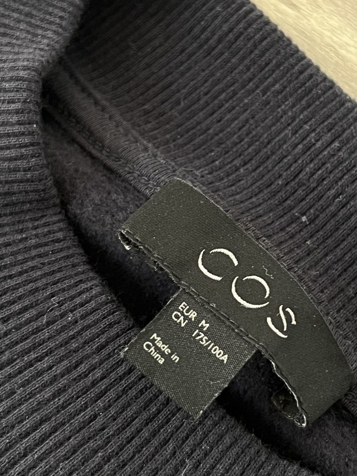 Cos ‼️COS Classic Old Money Crew Neck Sweatshirt‼️ Size US M / EU 48-50 / 2 - 13 Thumbnail