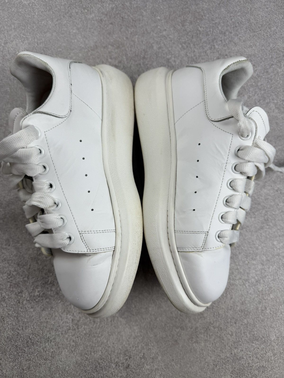 Alexander McQueen Alexander McQueen White Leather Sneakers Size 42 Size US 9 / EU 42 - 7 Thumbnail