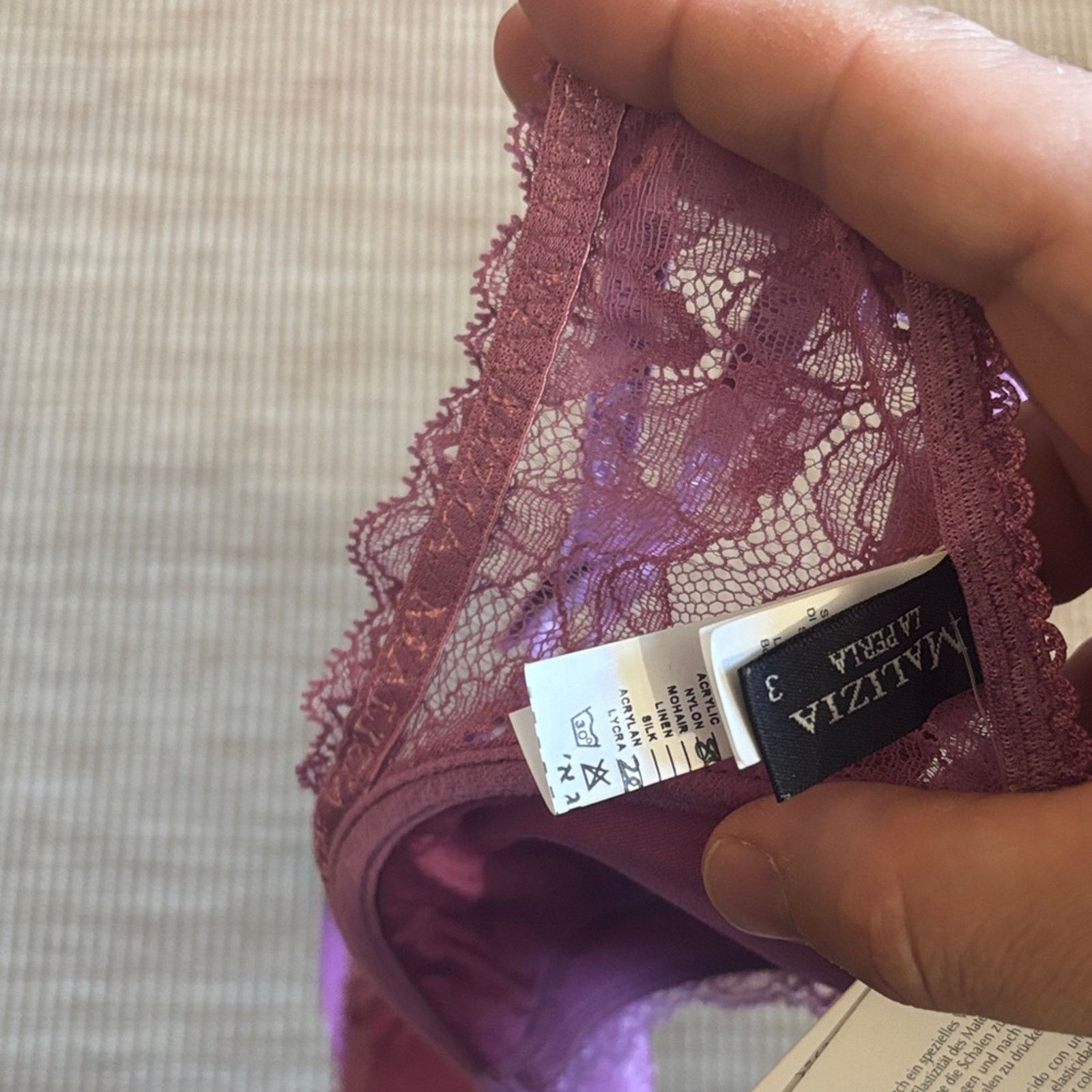 La Perla La Perla Lace Underwire Bra in Plum Size 36 B Size ONE SIZE - 4 Thumbnail
