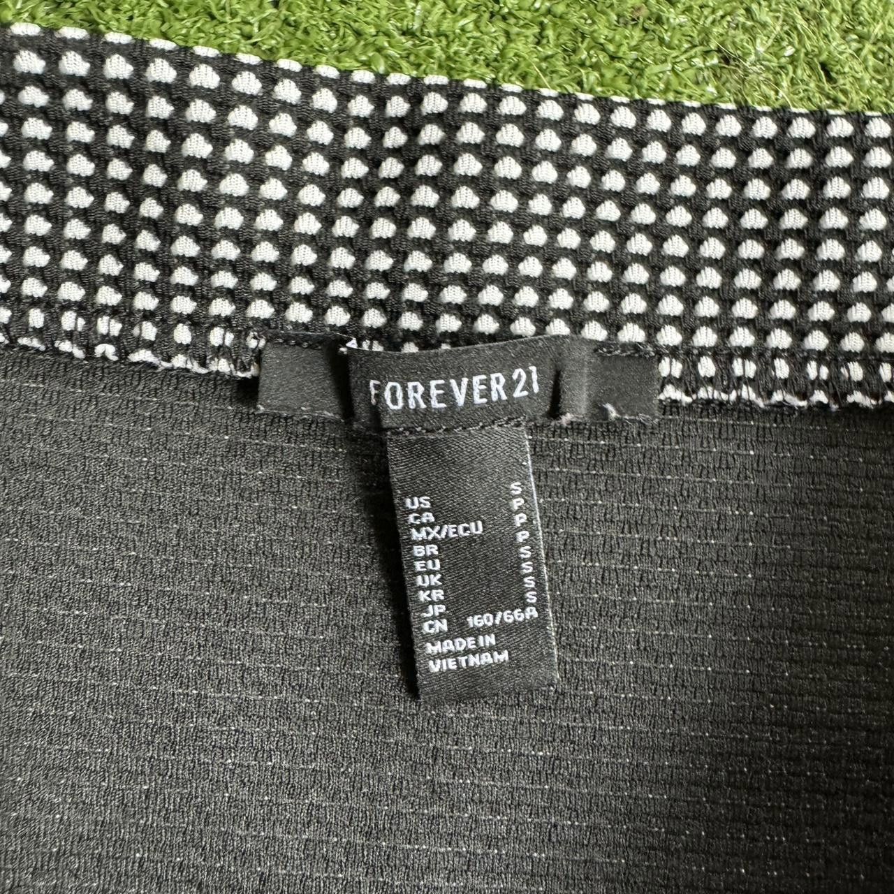 Forever 21 Forever 21 Women's Black and Multi Skirt Size 28" / US 6 / IT 42 - 2 Thumbnail