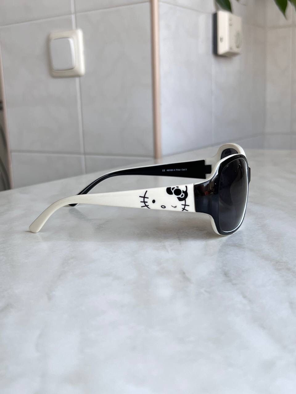 Designer × Japanese Brand Vintage Hello Kitty Japan Sanrio Black Unisex Sunglasses Y2K Size ONE SIZE - 2 Thumbnail