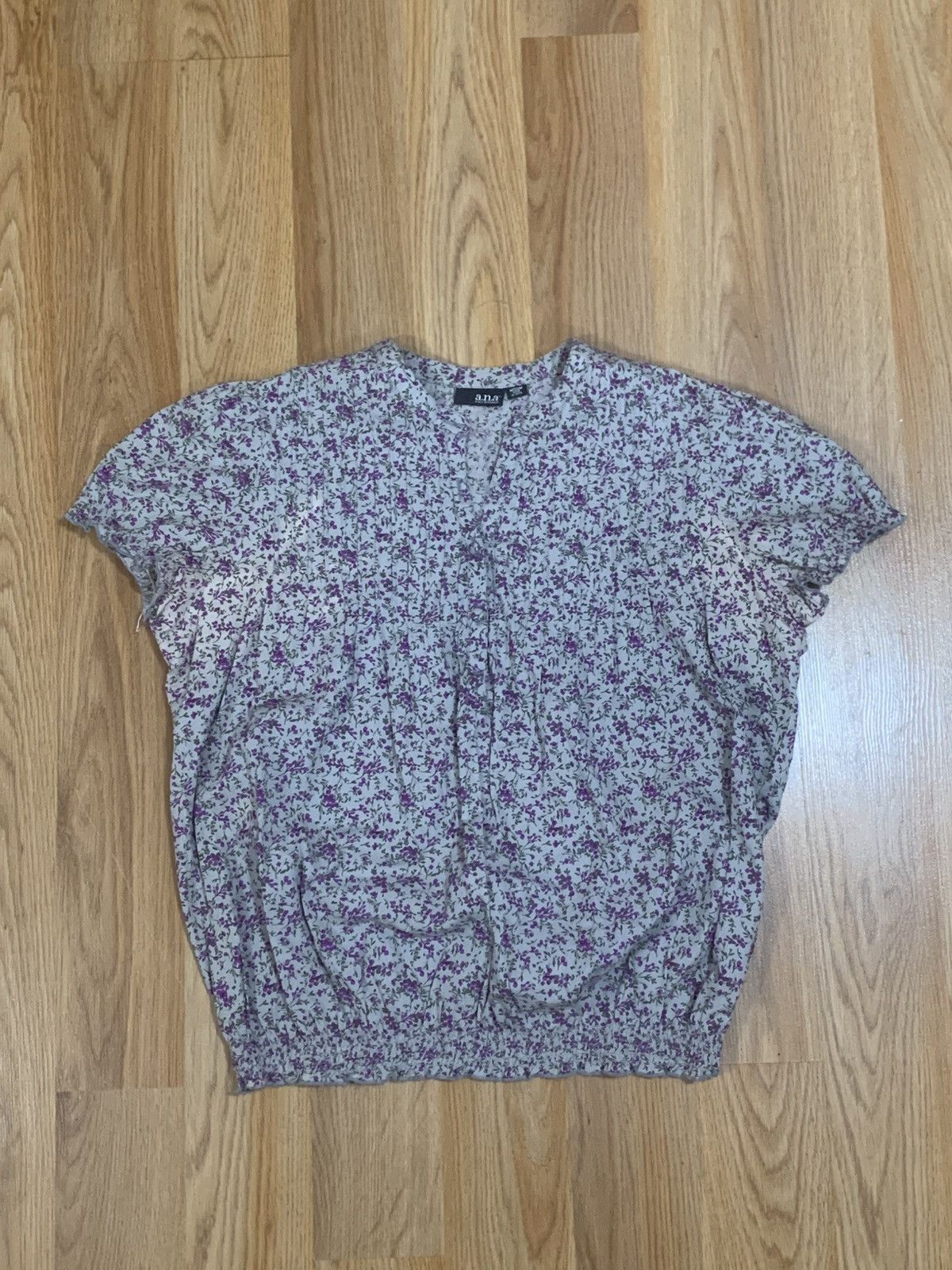 Other SzM (W’s)- A.N.A A New Approach Floral Print V-Neck Blouse Size M / US 6-8 / IT 42-44 - 1 Thumbnail