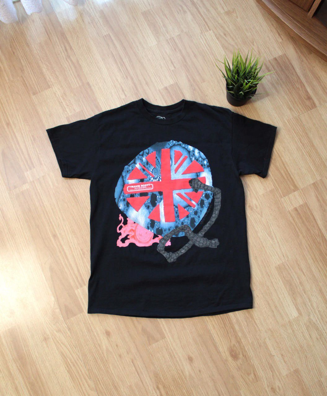 Travis Scott 🔥 Travis Scott Utopia O2 Live Arena London Exclusive Shirt Size US S / EU 44-46 / 1 - 1 Thumbnail