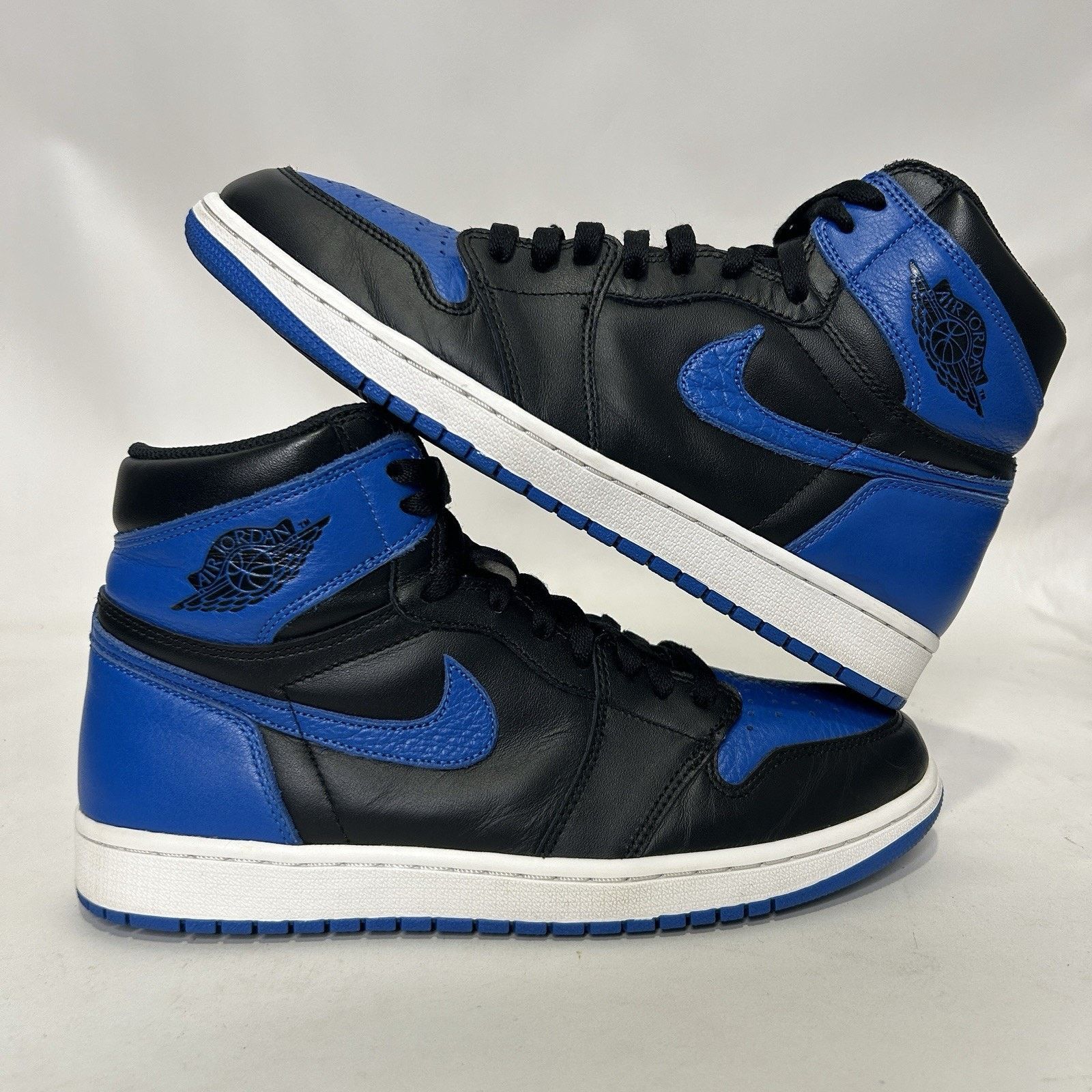 Jordan Brand Nike Air Jordan 1 Retro High OG “Royal” 2017 Size US 10.5 / EU 43-44 - 1 Thumbnail