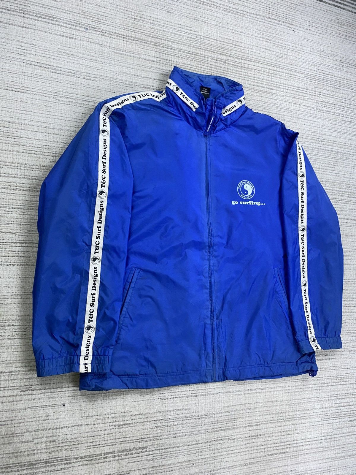 Vintage Vintage T&C Surf Design Big Logo Side Tape Zipper Jacket Size US L / EU 52-54 / 3 - 3 Thumbnail