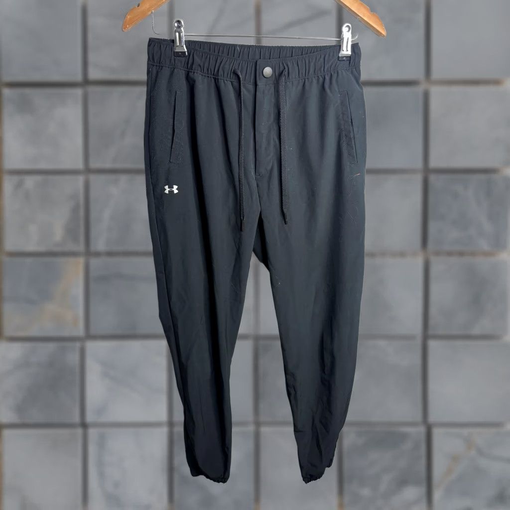 Under Armour Under Armour Pants Mens S Black Woven Jogger Elastic Athletic Training Sets Pockets Gym & Training Mens Front Qt Logo Size US 29 - 1 Thumbnail