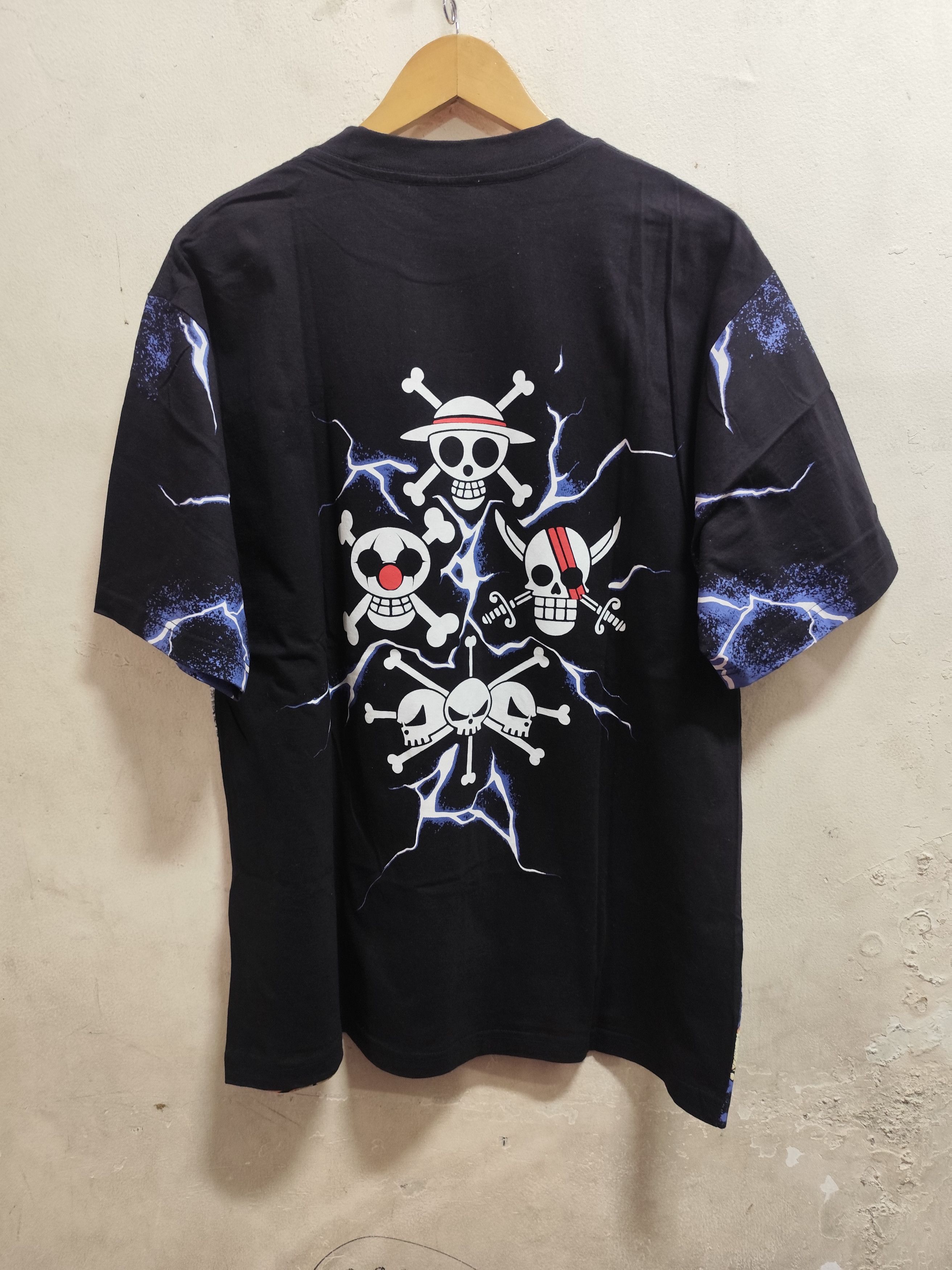 Anime × Japanese Brand × One Piece One Piece : Yonkou x Jolly Roger AOP Bootleg Tee Size M Size US M / EU 48-50 / 2 - 8 Thumbnail