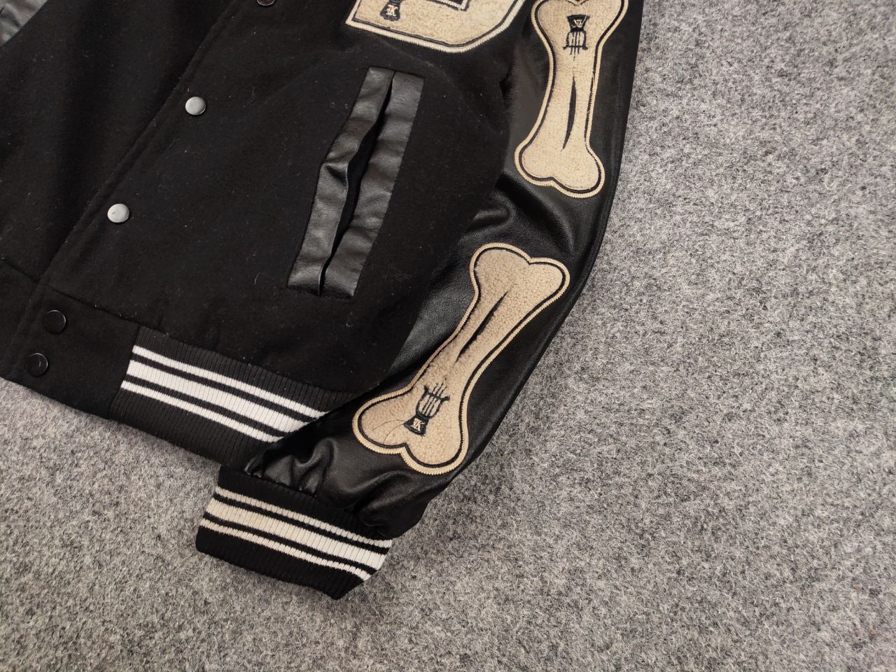 Japanese Brand Vintage Bones Japan Skeleton Letterman Varsity Bomber Jacket Size US S / EU 44-46 / 1 - 5 Thumbnail
