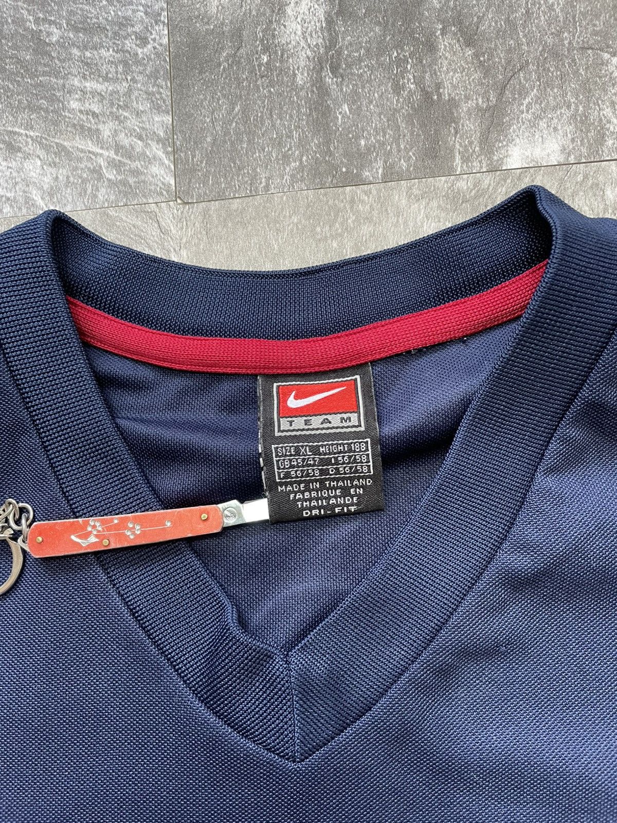 Nike NIKE FC BARCELONA 2000 SIZE XL JERSEY SHIRT football soccer Size US XL / EU 56 / 4 - 13 Thumbnail