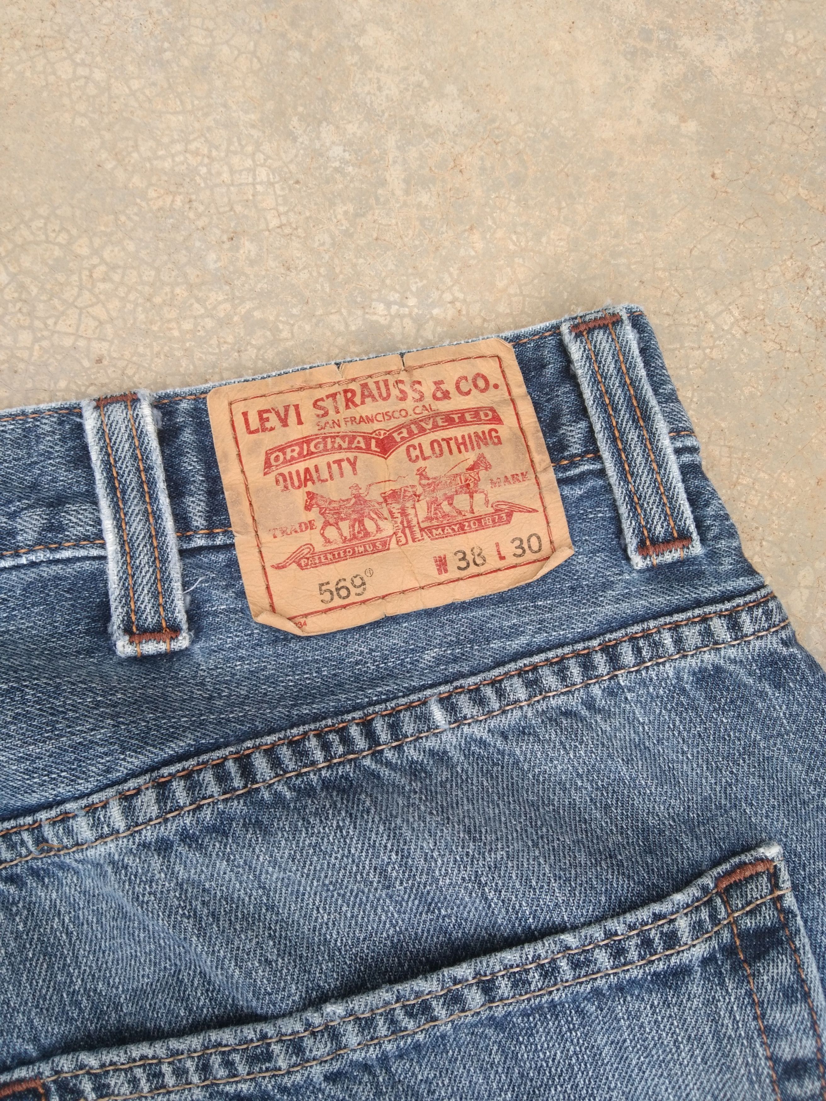 Levi's Vintage Levi's Jeans 569 Loose Straight Leg 38x30 Size US 38 / EU 54 - 4 Thumbnail