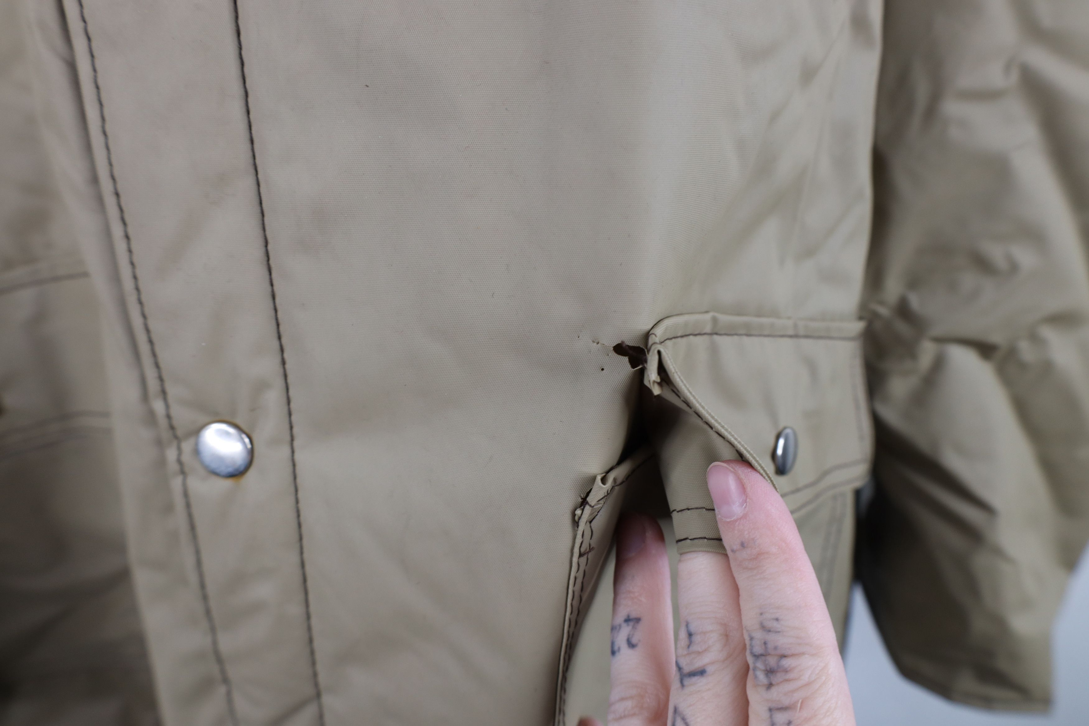 Vintage Vintage 70s Streetwear Waterproof Hooded Parka Jacket Size US L / EU 52-54 / 3 - 7 Thumbnail
