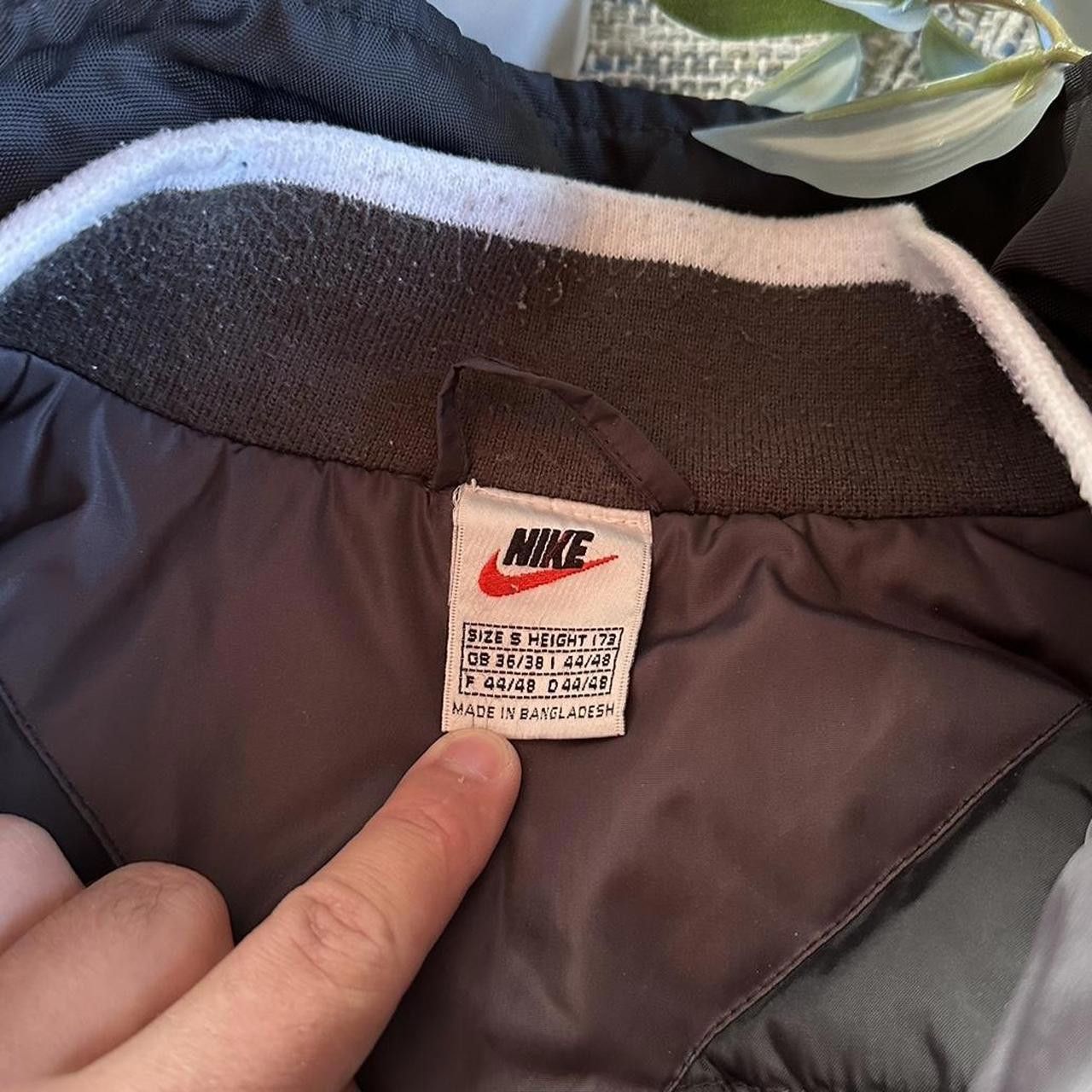 Nike Vintage 90s Nike Big Logo Baggy Light Jacket Size US S / EU 44-46 / 1 - 4 Thumbnail