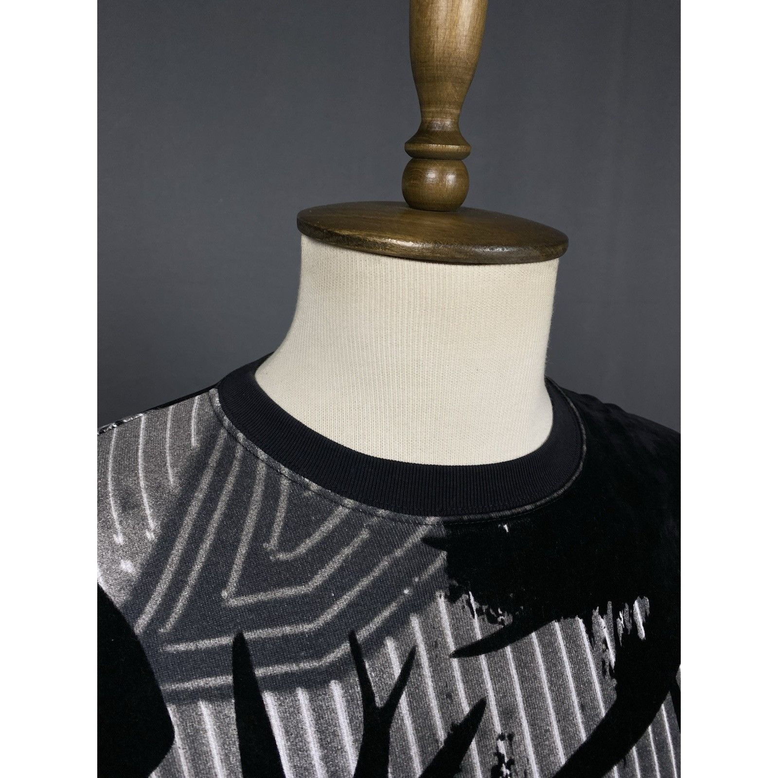 Alexander McQueen Alexander McQueen Swallow Bird & Skulls Men's Black Crewneck Size US S / EU 44-46 / 1 - 6 Thumbnail