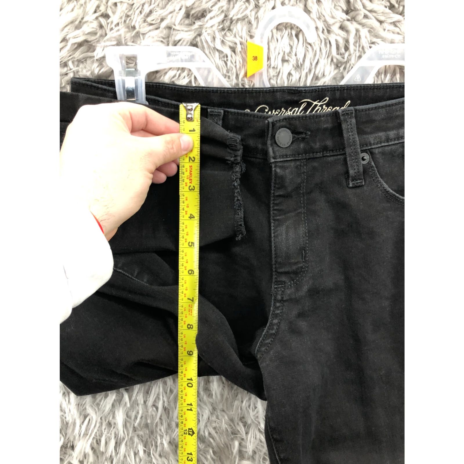 Vintage Universal Thread Skinny Jeans Size 4/27 Womens Mid Rise Dark Wash Black Denim Skinny Jeans Women's Black Denim Modern Classic 27" Waist 28" Inseam Size 27" / US 4 / IT 40 - 4 Thumbnail