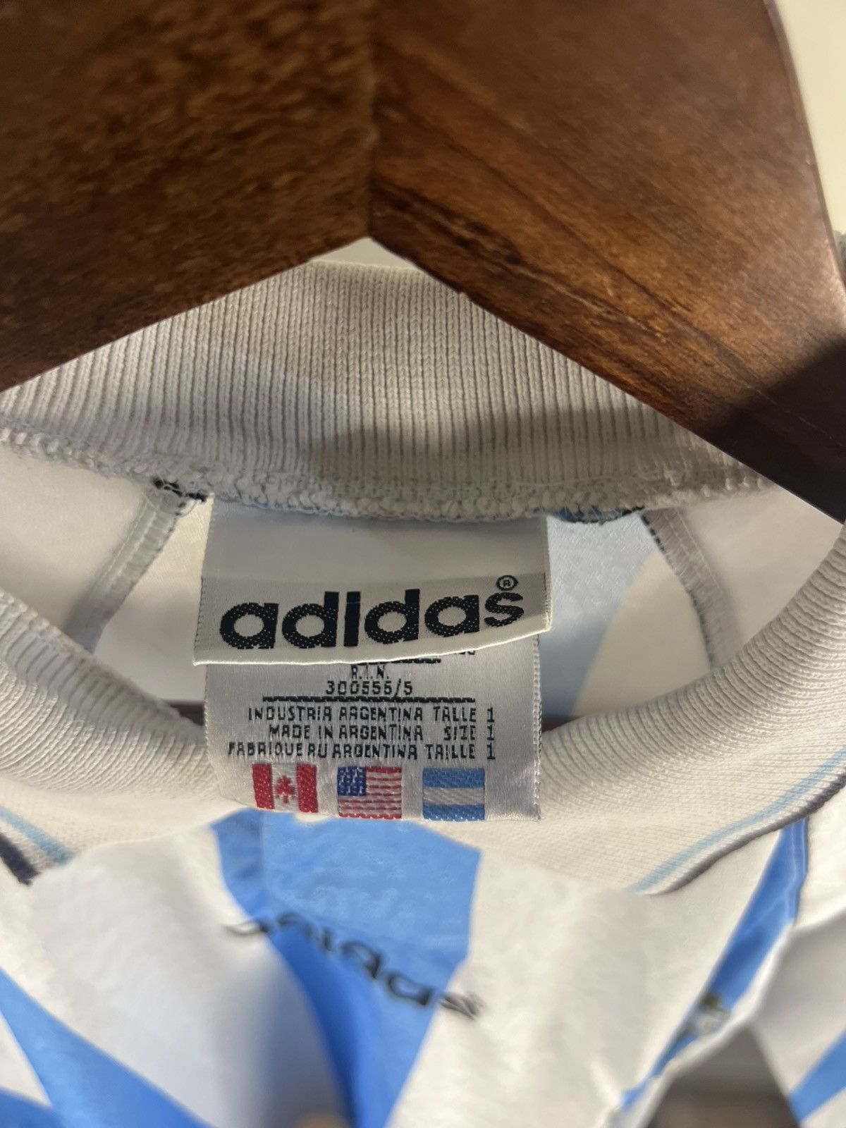 Adidas 1995/96 ARGENTINA HOME SHIRT ADIDAS Size US XS / EU 42 / 0 - 5 Thumbnail