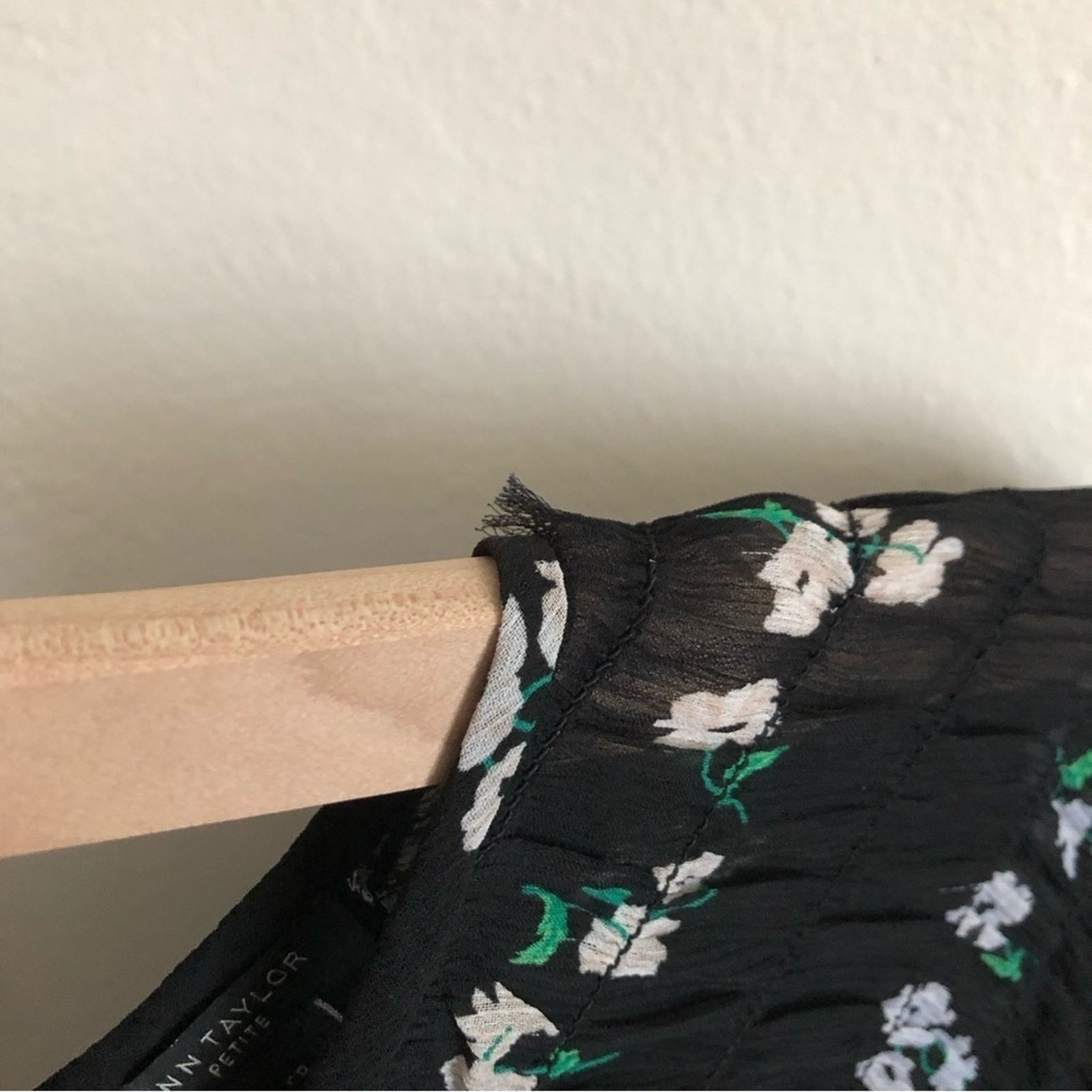 Ann Taylor Ann Taylor Black Floral Short Bell Sleeves Mini Swing Dress Size S / US 4 / IT 40 - 9 Thumbnail