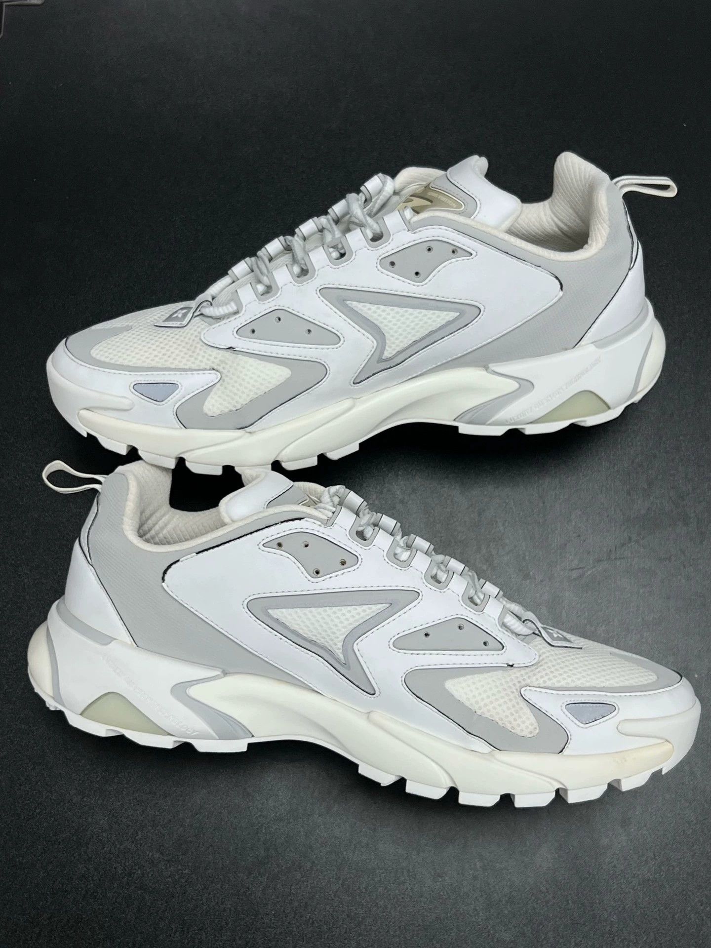 Louis Vuitton lv runner tatic sneakers in white and gray Size US 11 / EU 44 - 5 Thumbnail