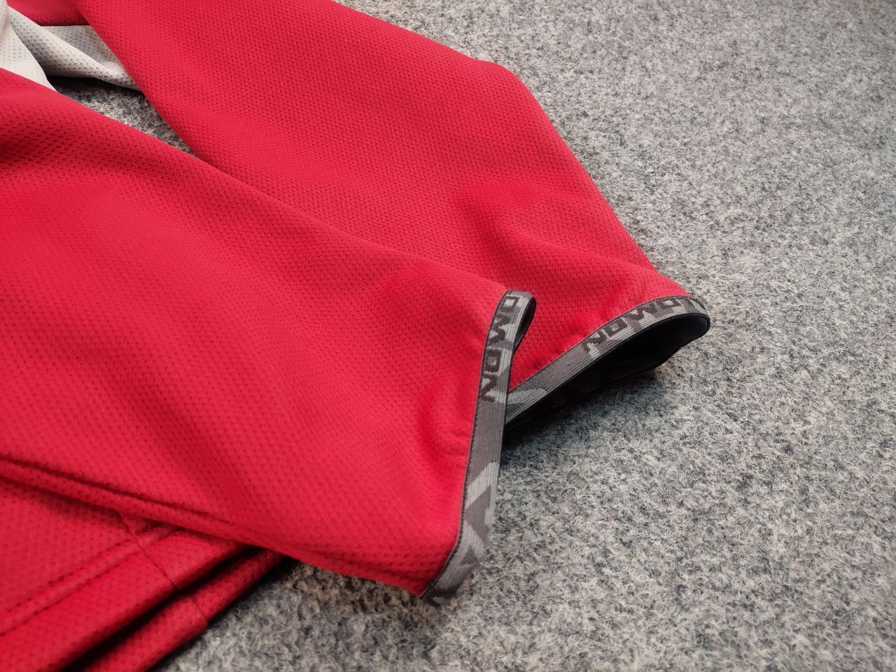 Salomon Vintage Salomon Lab Logo Zip Red Fleece Long sleeve pullover Size US M / EU 48-50 / 2 - 10 Thumbnail